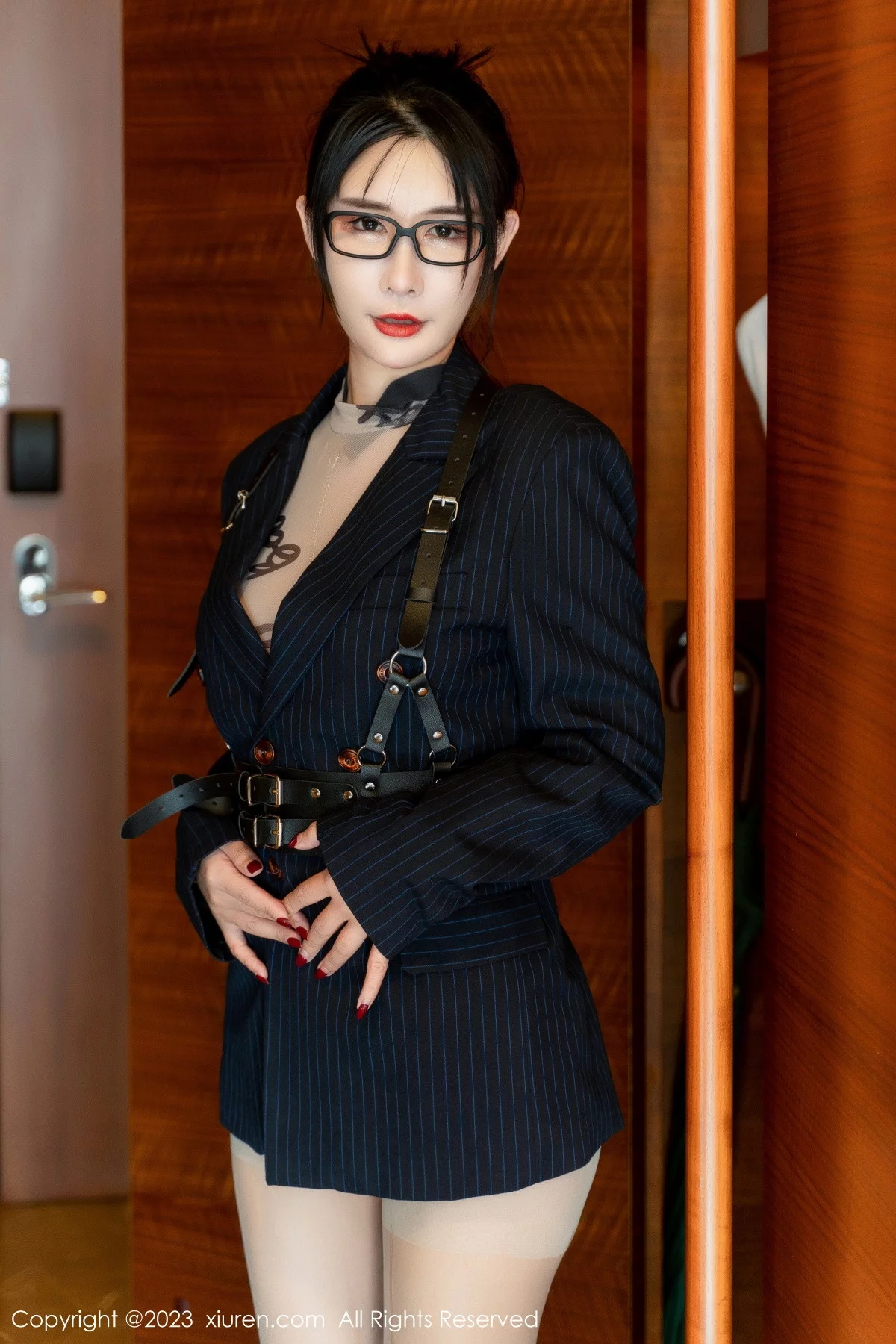 [[XiuRen秀人网]秀人网]No.6255_模特夏沫沫tifa私人秘书主题性感超薄肉丝秀完美身材诱惑写真62P