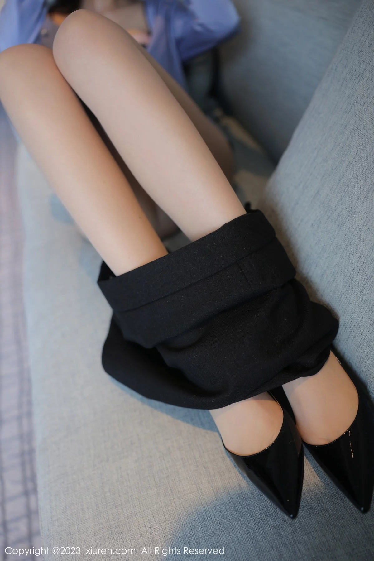 [[XiuRen秀人网]秀人网]No.6254_新人模特圆圆酱性感Ol装扮露黑色蕾丝内衣配原色丝袜诱惑写真86P