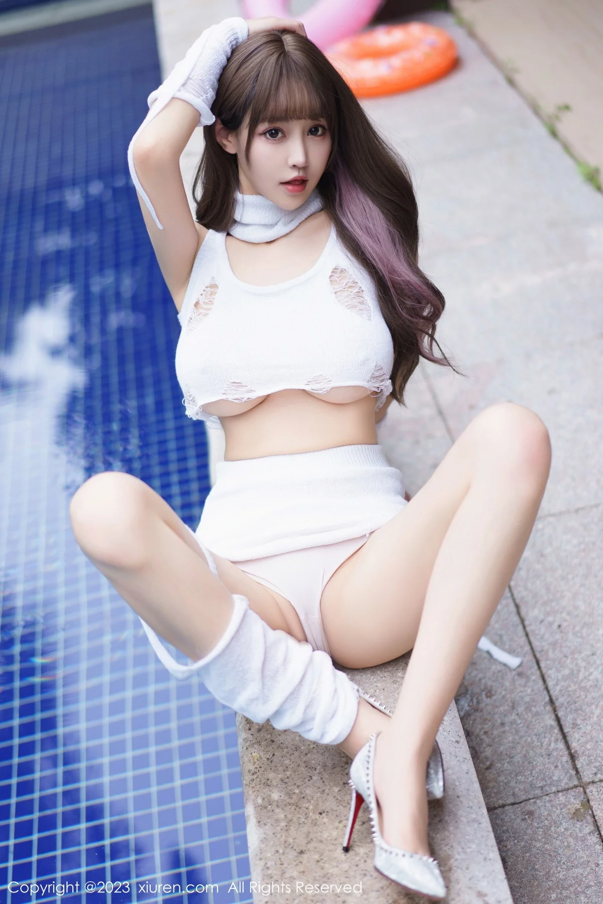 [[XiuRen秀人网]秀人网]No.6261_女神朱可儿Flora白色短款上衣配短裙秀雪峰美臀丰满诱惑写真80P