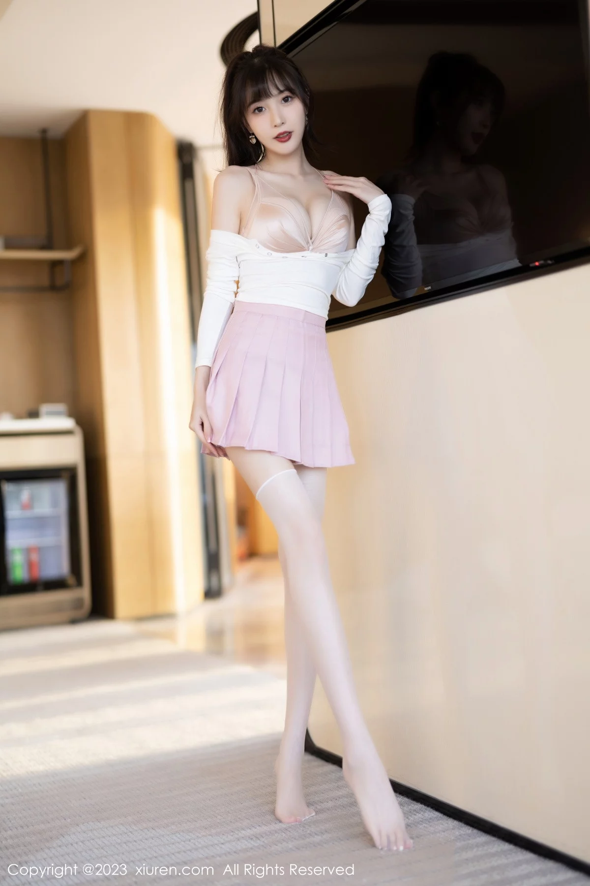 [[XiuRen秀人网]秀人网]No.6263_模特林星阑白色上衣配粉色短裙露性感内衣秀曼妙身材诱惑写真85P