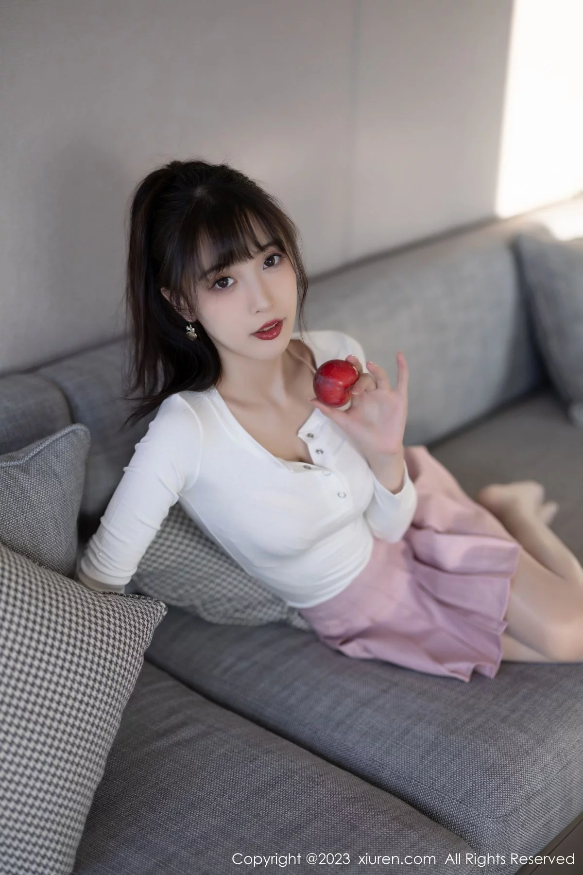 [[XiuRen秀人网]秀人网]No.6263_模特林星阑白色上衣配粉色短裙露性感内衣秀曼妙身材诱惑写真85P