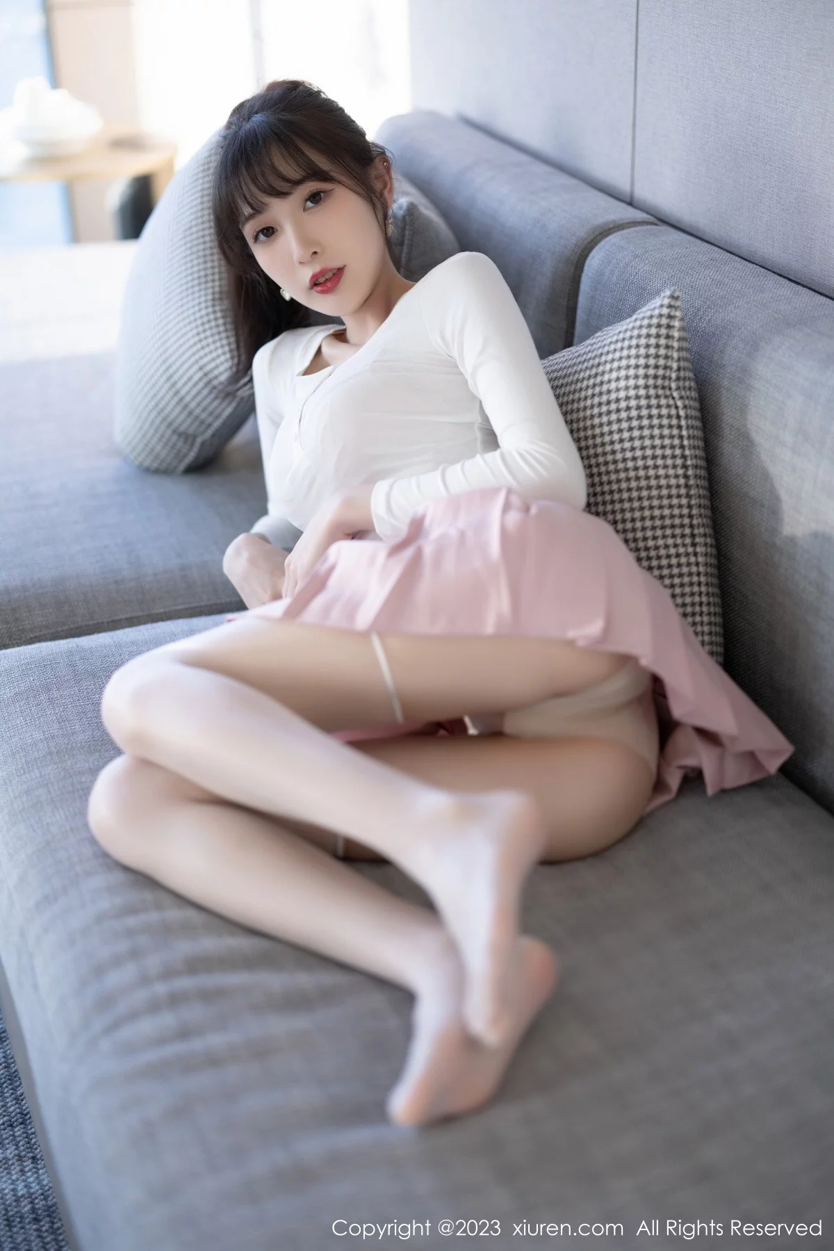 [[XiuRen秀人网]秀人网]No.6263_模特林星阑白色上衣配粉色短裙露性感内衣秀曼妙身材诱惑写真85P