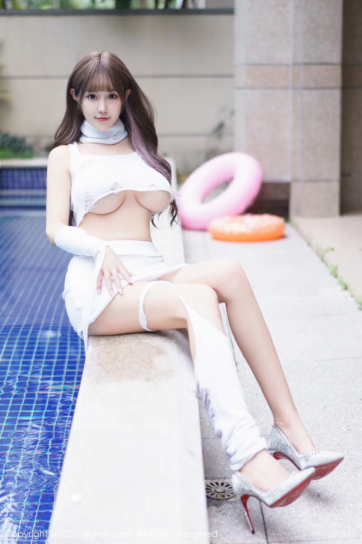 [[XiuRen秀人网]秀人网]No.6261_女神朱可儿Flora白色短款上衣配短裙秀雪峰美臀丰满诱惑写真80P