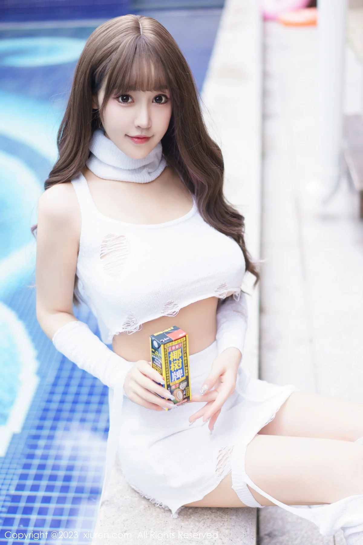 [[XiuRen秀人网]秀人网]No.6261_女神朱可儿Flora白色短款上衣配短裙秀雪峰美臀丰满诱惑写真80P