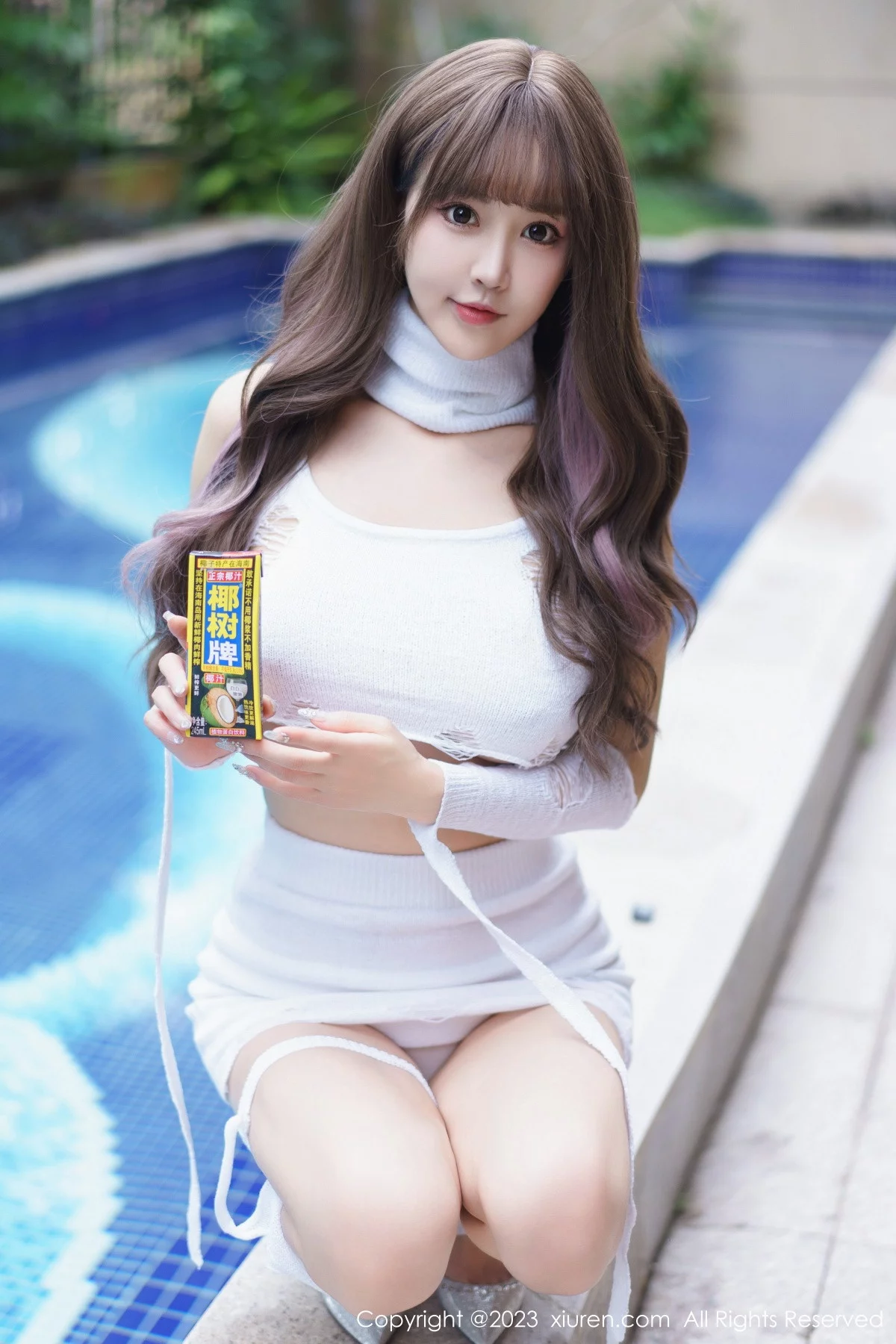 [[XiuRen秀人网]秀人网]No.6261_女神朱可儿Flora白色短款上衣配短裙秀雪峰美臀丰满诱惑写真80P