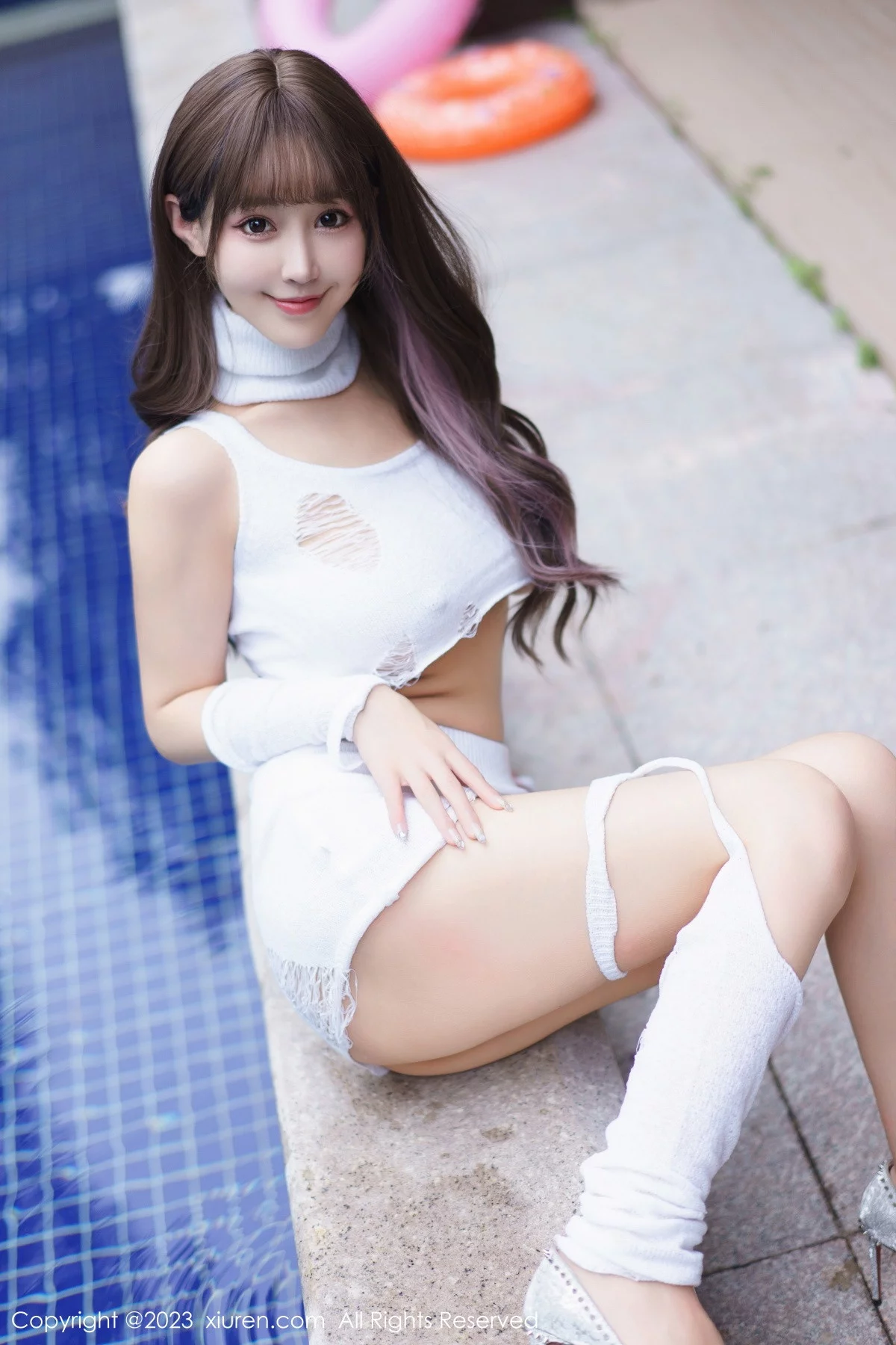 [[XiuRen秀人网]秀人网]No.6261_女神朱可儿Flora白色短款上衣配短裙秀雪峰美臀丰满诱惑写真80P