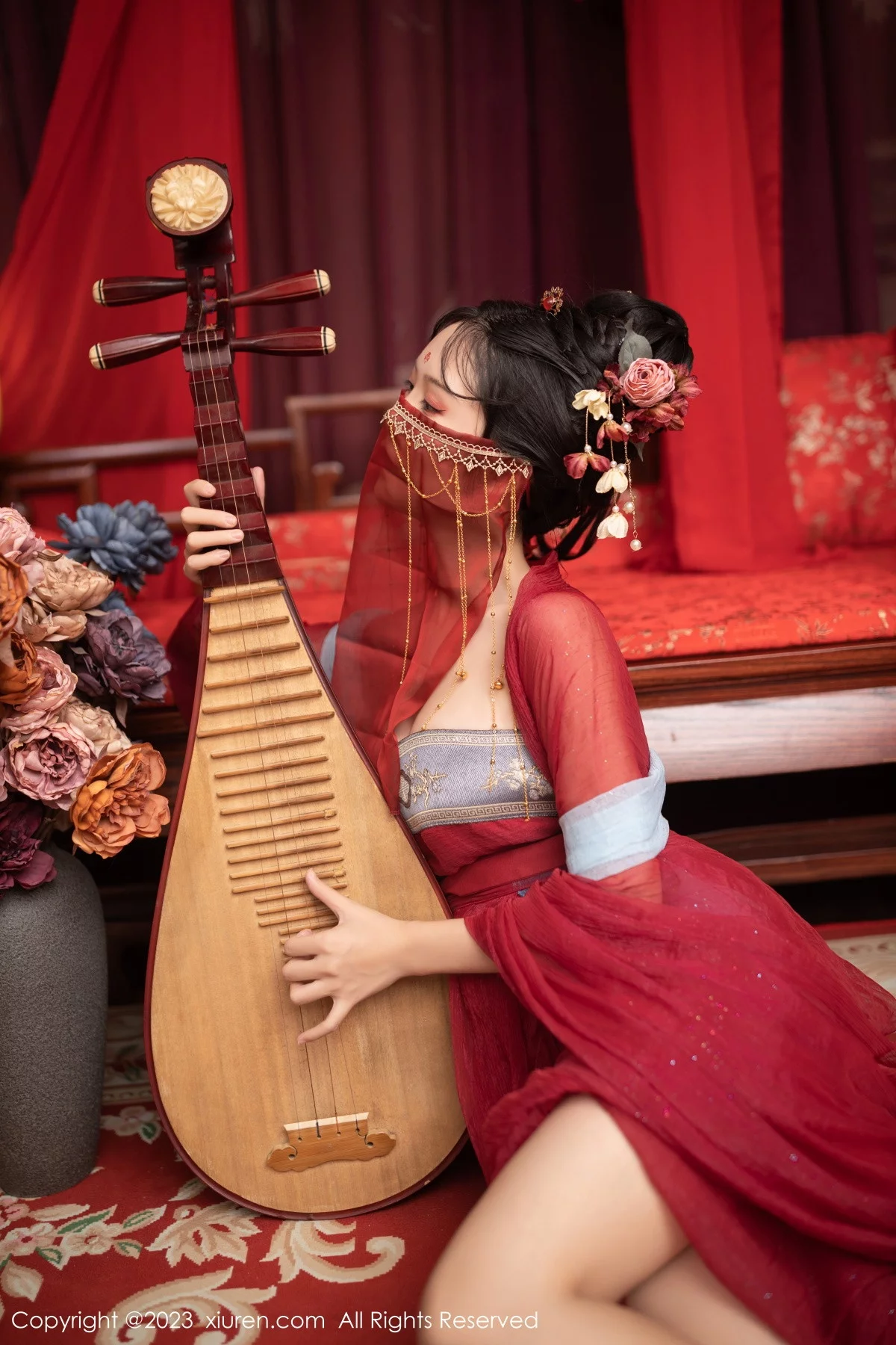 [[XiuRen秀人网]秀人网]No.6154_模特利世歌姬角色扮演性感红色古装服低胸秀完美身材诱惑写真71P