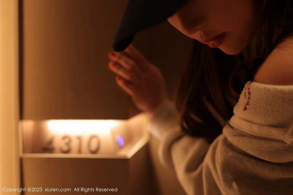 [[XiuRen秀人网]秀人网]No.6155_模特豆瓣酱角色扮演性感黑色蕾丝内衣配超薄黑丝惹火诱惑写真87P