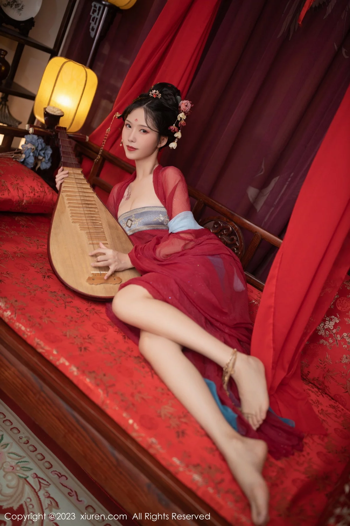 [[XiuRen秀人网]秀人网]No.6154_模特利世歌姬角色扮演性感红色古装服低胸秀完美身材诱惑写真71P