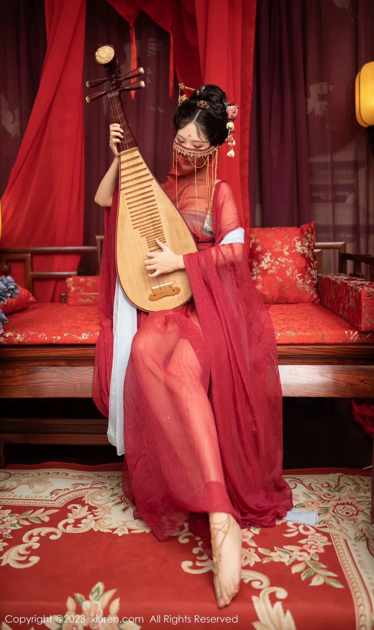 [[XiuRen秀人网]秀人网]No.6154_模特利世歌姬角色扮演性感红色古装服低胸秀完美身材诱惑写真71P