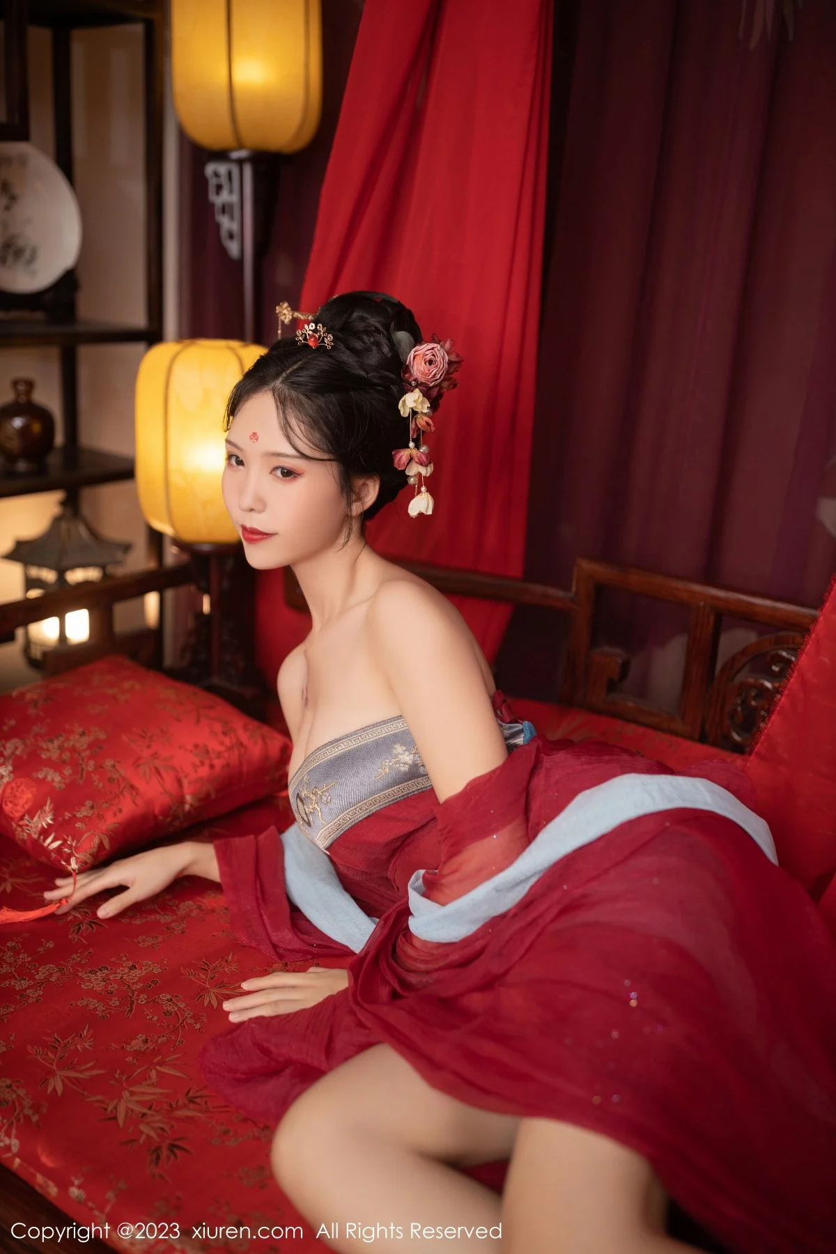 [[XiuRen秀人网]秀人网]No.6154_模特利世歌姬角色扮演性感红色古装服低胸秀完美身材诱惑写真71P