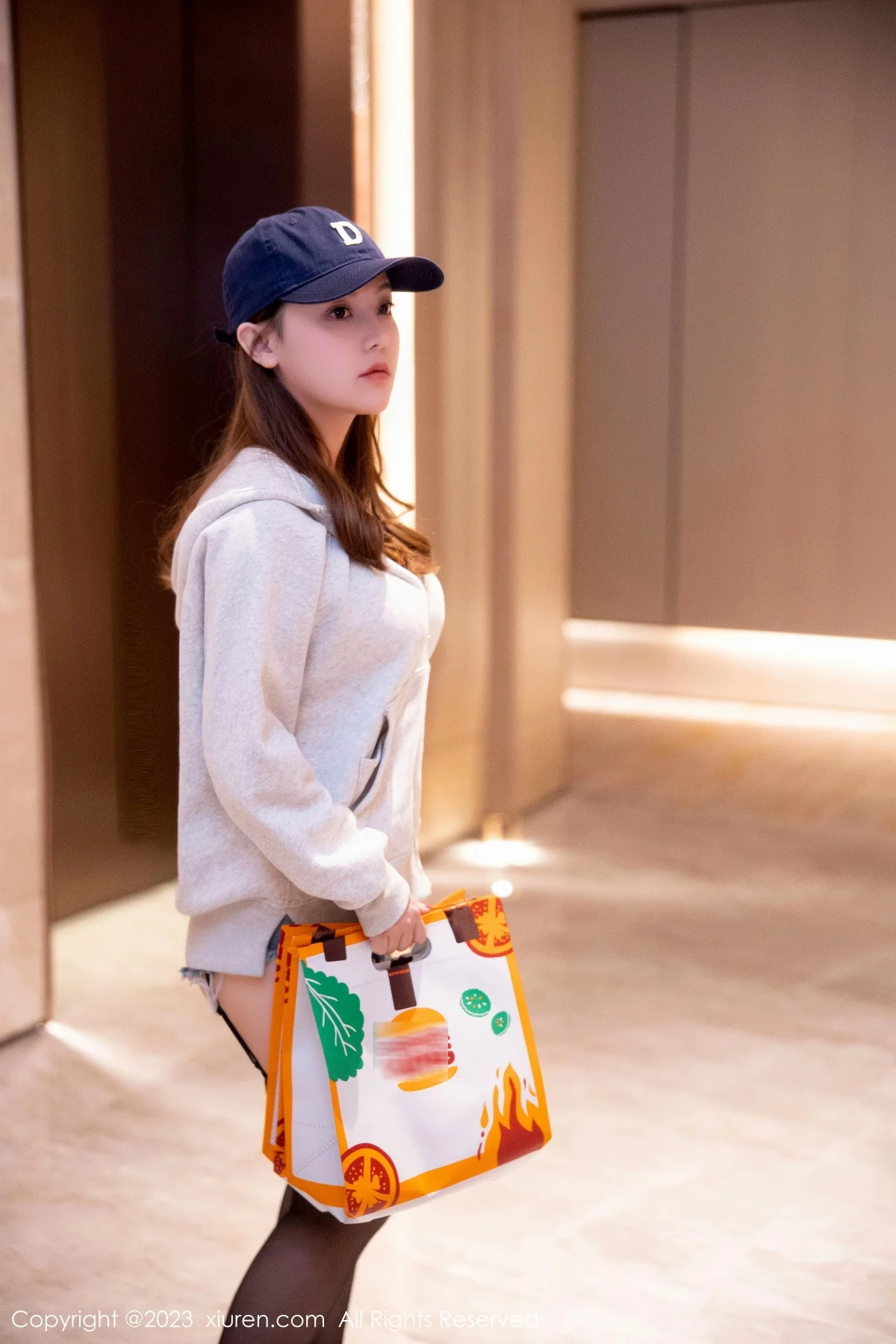 [[XiuRen秀人网]秀人网]No.6155_模特豆瓣酱角色扮演性感黑色蕾丝内衣配超薄黑丝惹火诱惑写真87P