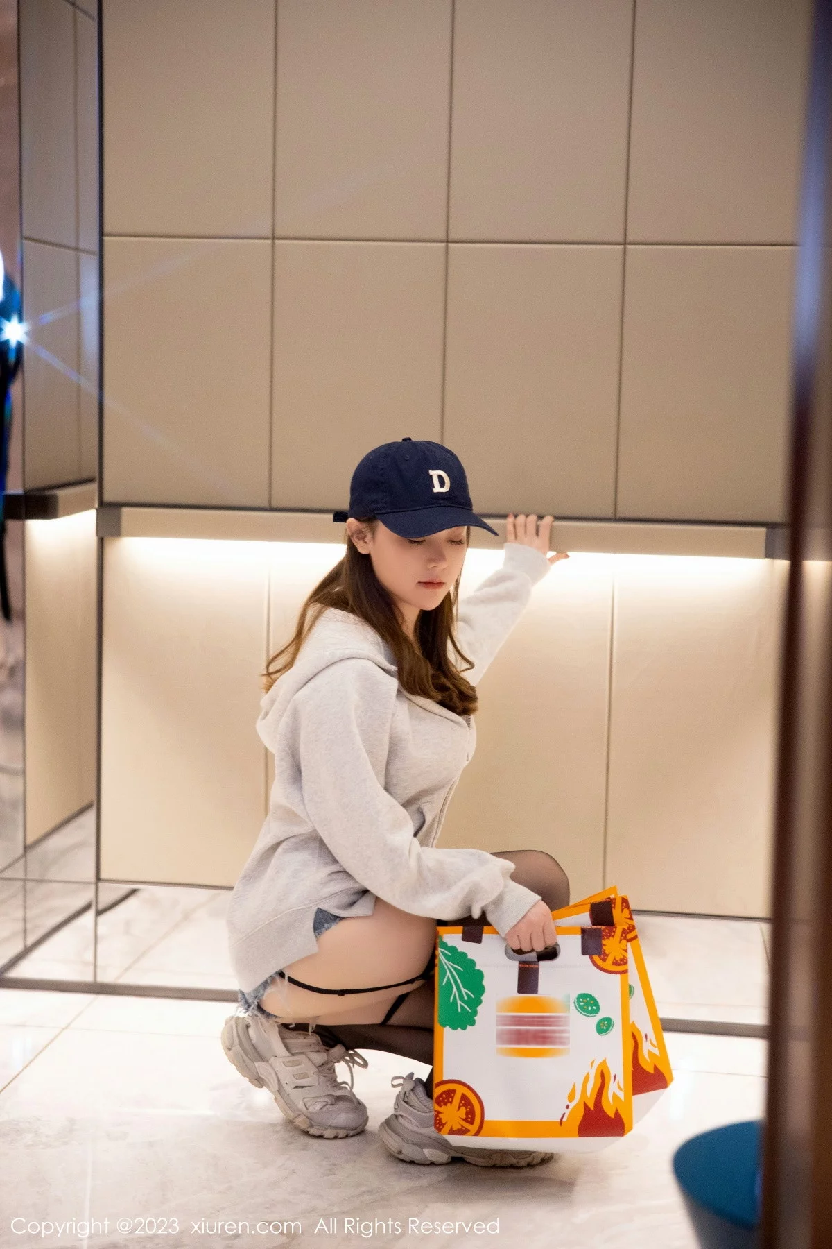 [[XiuRen秀人网]秀人网]No.6155_模特豆瓣酱角色扮演性感黑色蕾丝内衣配超薄黑丝惹火诱惑写真87P