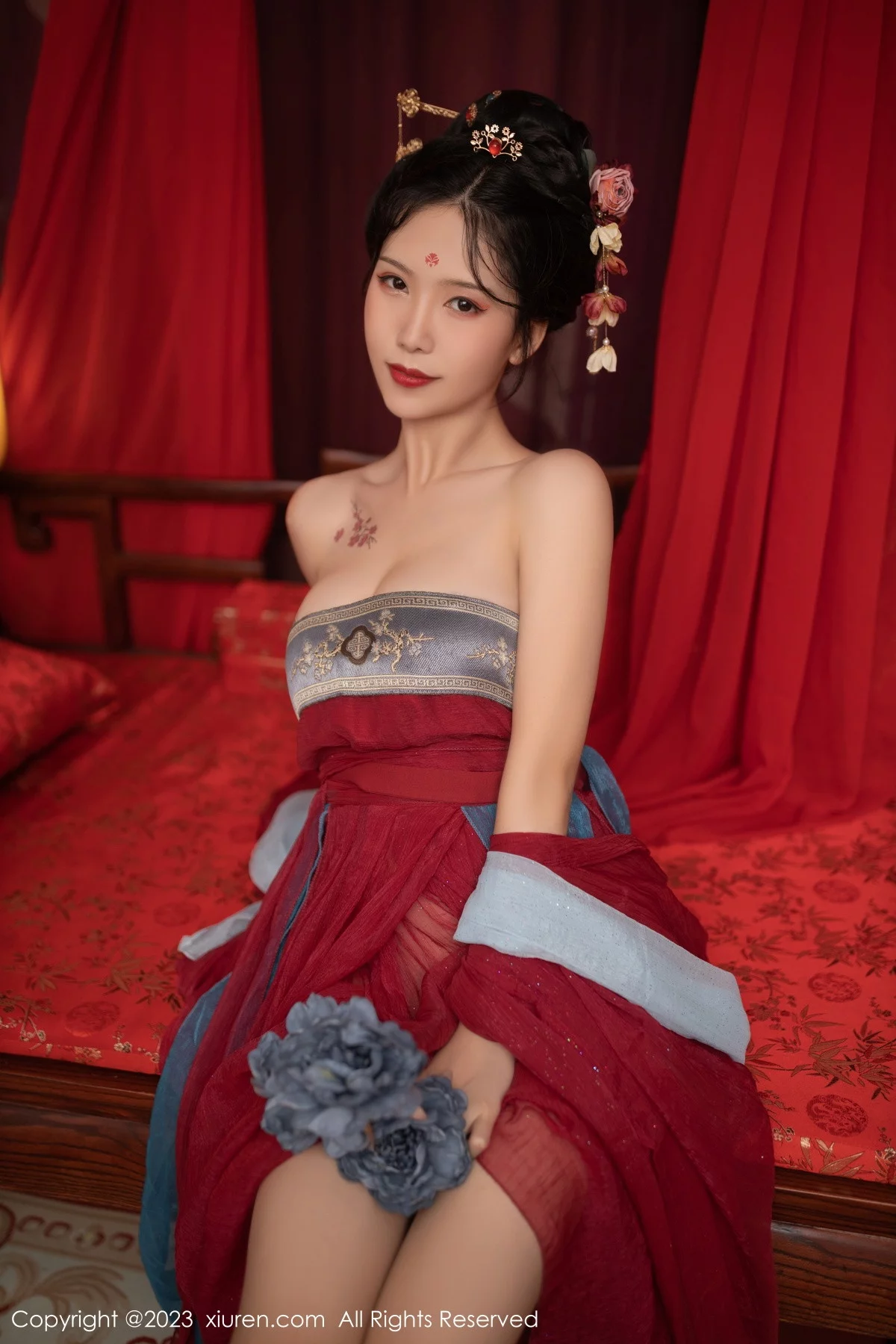 [[XiuRen秀人网]秀人网]No.6154_模特利世歌姬角色扮演性感红色古装服低胸秀完美身材诱惑写真71P