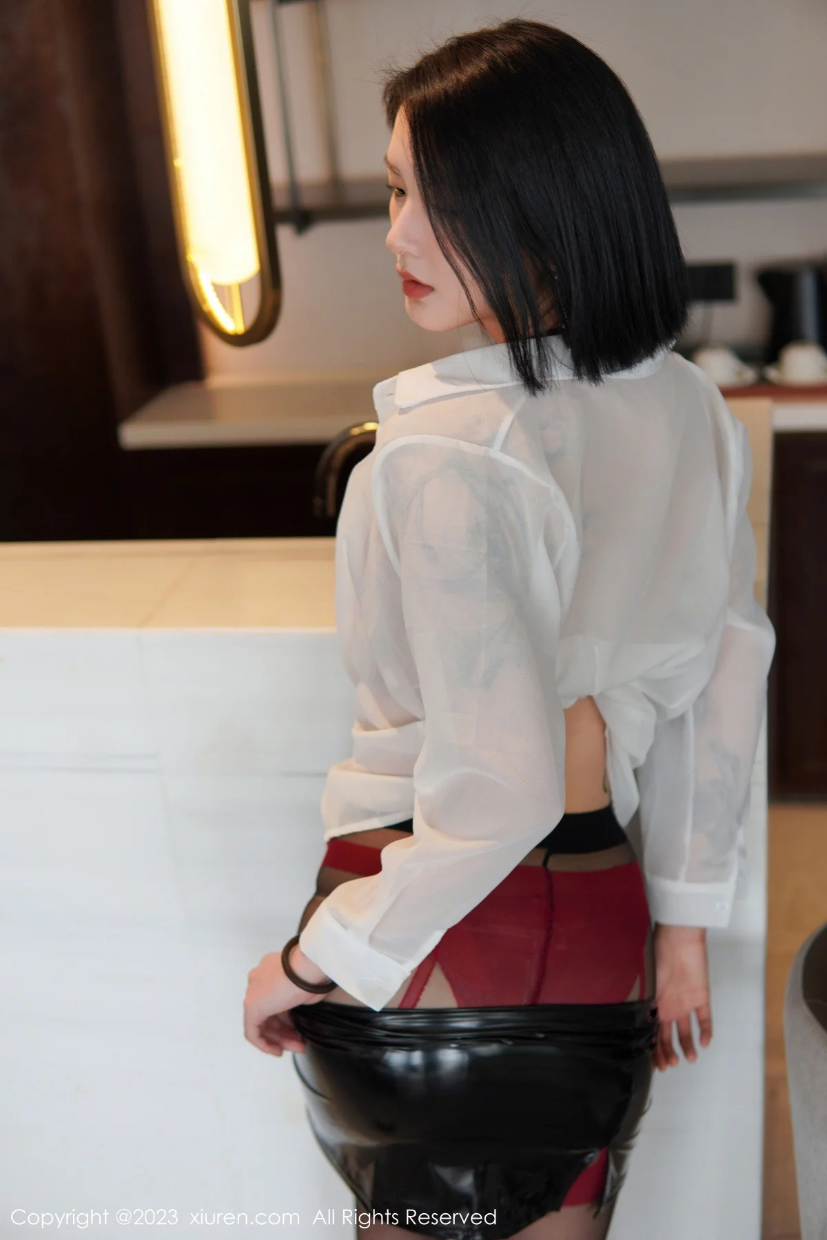 [[XiuRen秀人网]秀人网]No.6158_新人模特乔一一性感白T配黑皮短裙露蕾丝内衣黑丝吊袜诱惑写真80P