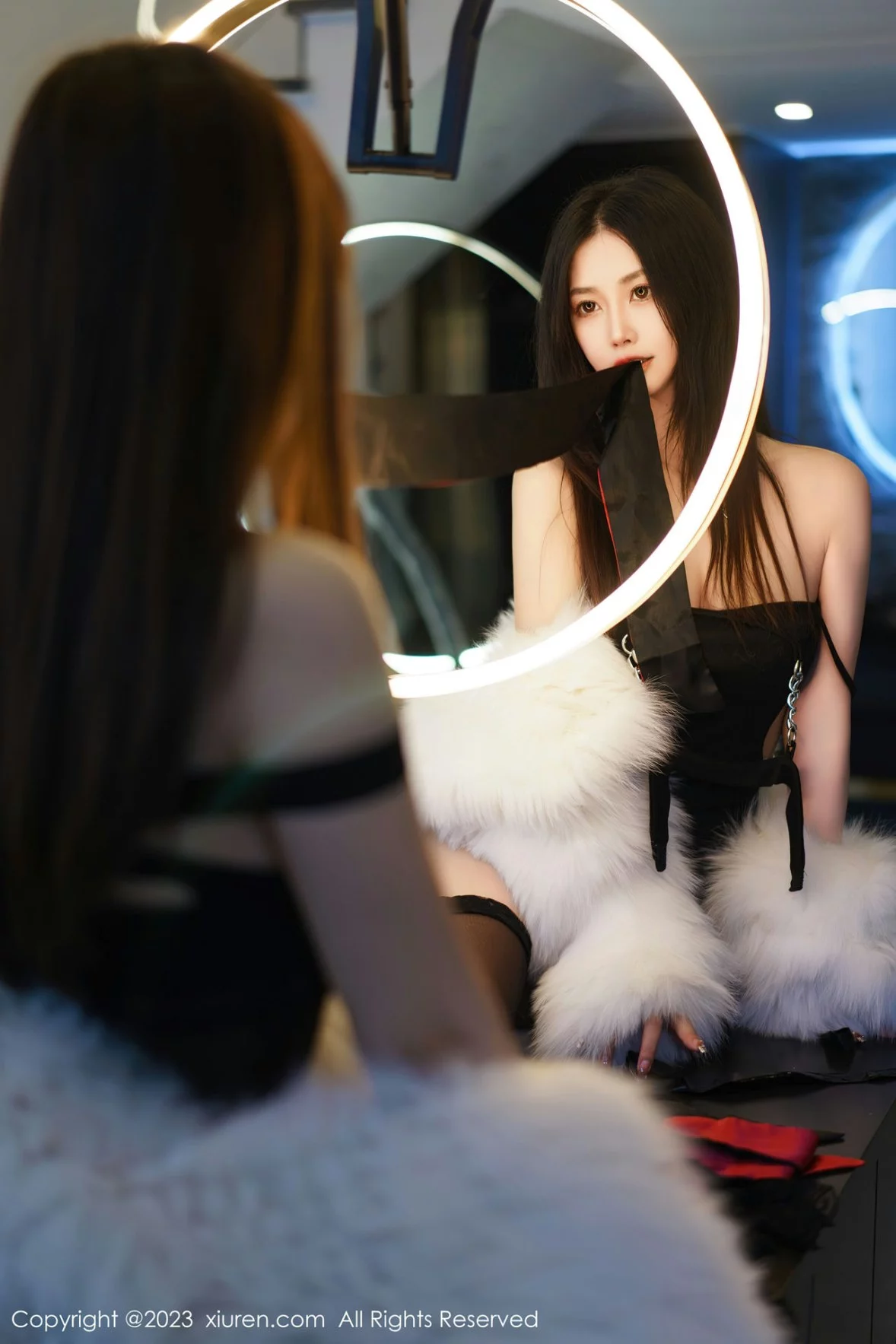 [[XiuRen秀人网]秀人网]No.6162_模特laura阿姣模特合集性感女神私房拍摄双峰对决撩人诱惑写真72P