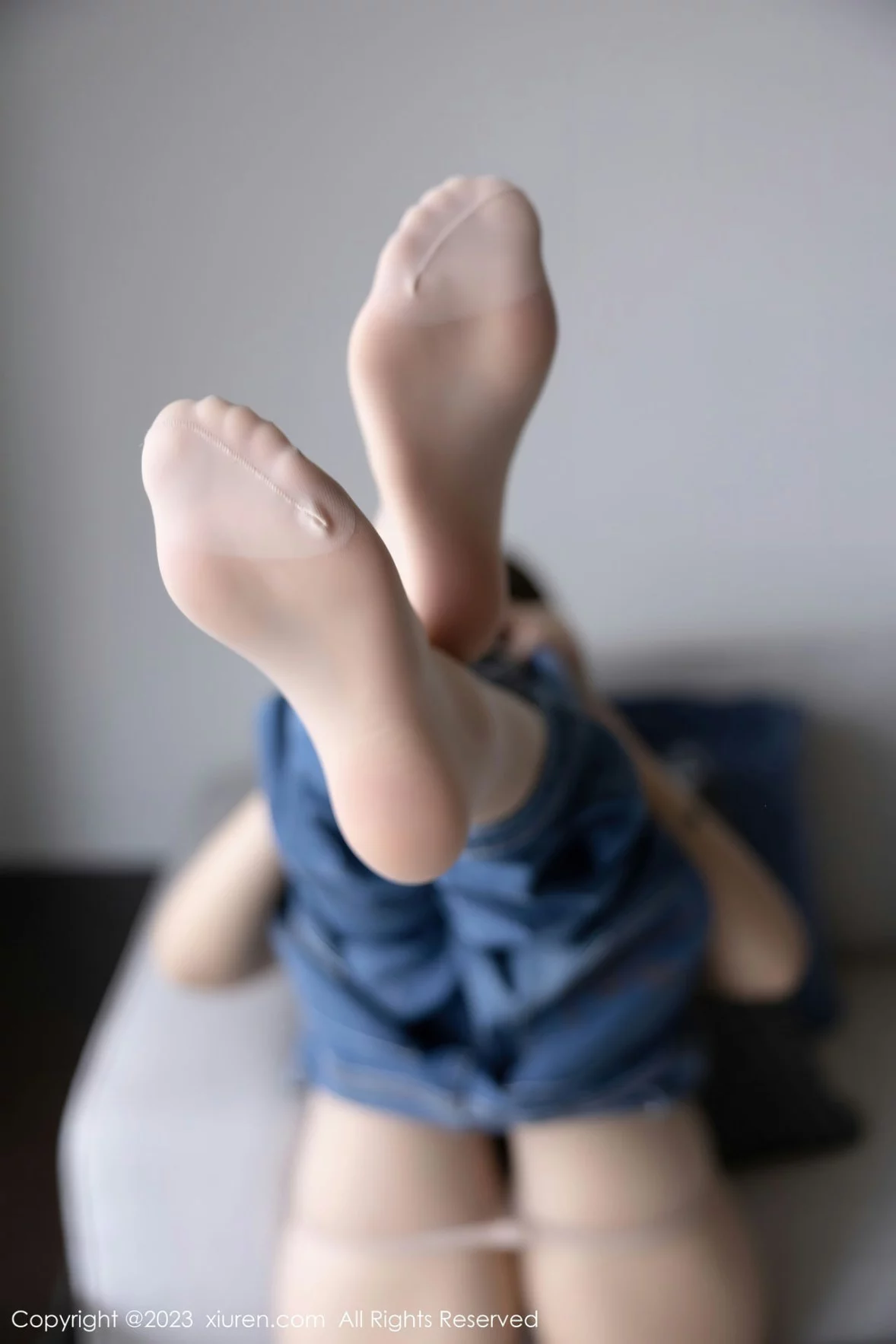 [[XiuRen秀人网]秀人网]No.6160_模特郑颖姗Bev白色上衣配牛仔长裤露蕾丝内衣超薄肉丝诱惑写真90P