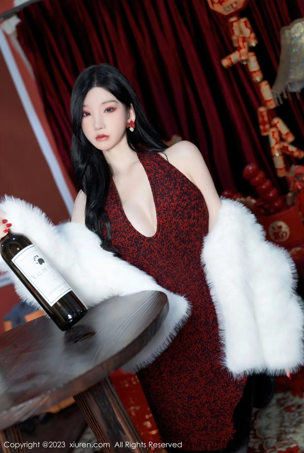 [[XiuRen秀人网]秀人网]No.6174_女神周于希Sally新春主题低胸服饰配超薄黑丝秀完美身材诱惑写真85P