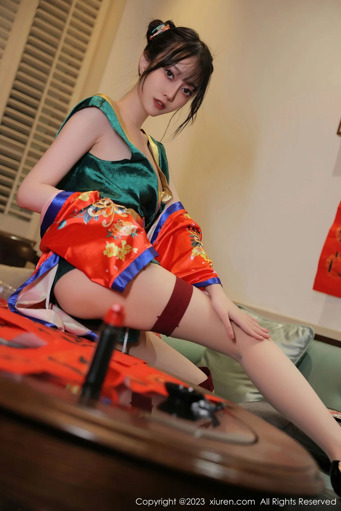 [[XiuRen秀人网]秀人网]No.6167_模特玥儿玥新春主题私房半脱露曼妙身姿对联遮身撩人诱惑写真57P