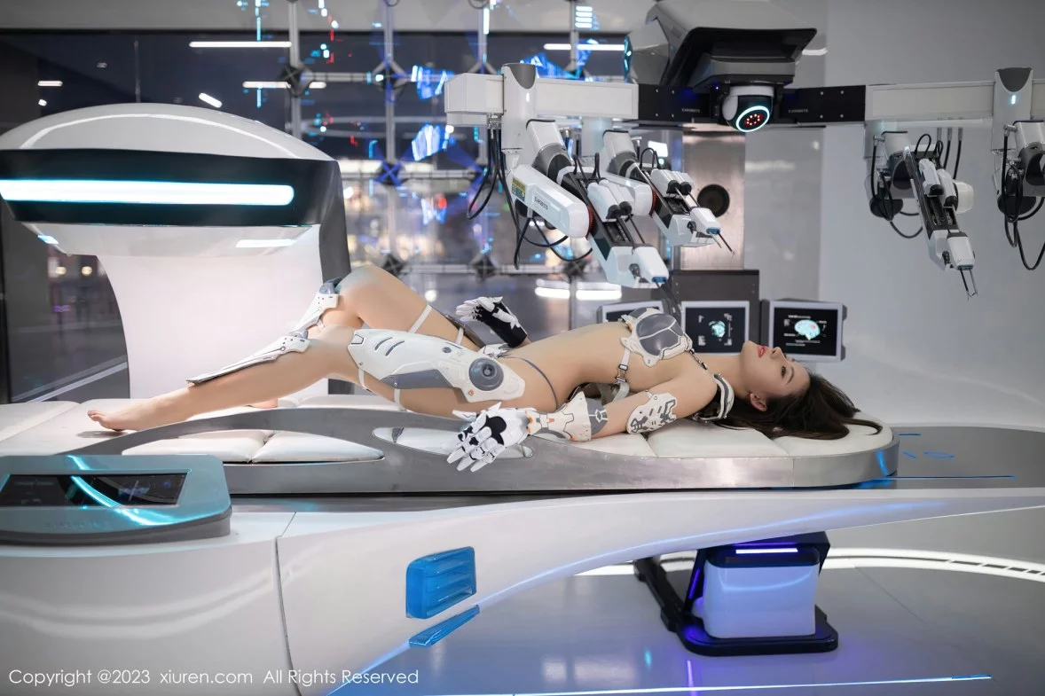 [[XiuRen秀人网]秀人网]No.6173_模特就是阿朱啊实验室场景机器人装饰秀绝美身姿迷人诱惑写真90P