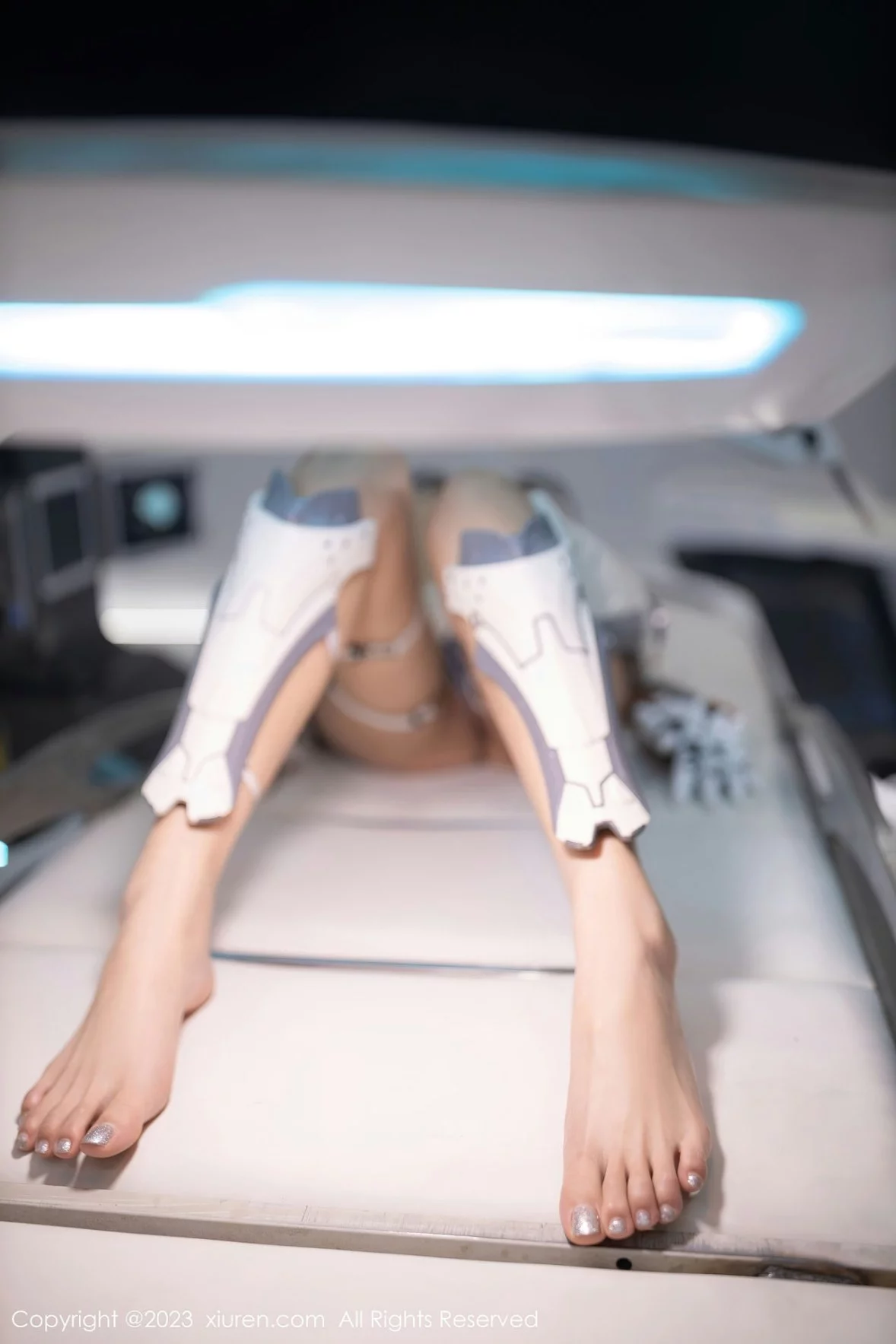 [[XiuRen秀人网]秀人网]No.6173_模特就是阿朱啊实验室场景机器人装饰秀绝美身姿迷人诱惑写真90P