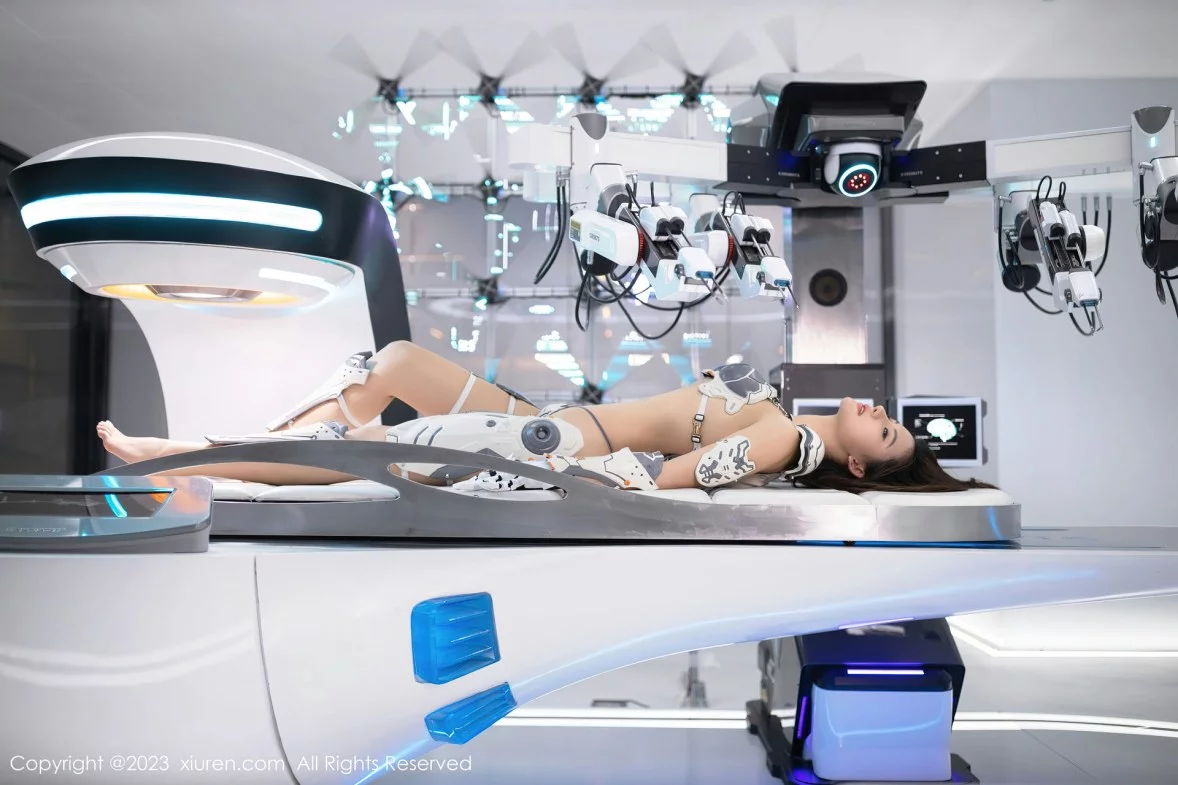 [[XiuRen秀人网]秀人网]No.6173_模特就是阿朱啊实验室场景机器人装饰秀绝美身姿迷人诱惑写真90P