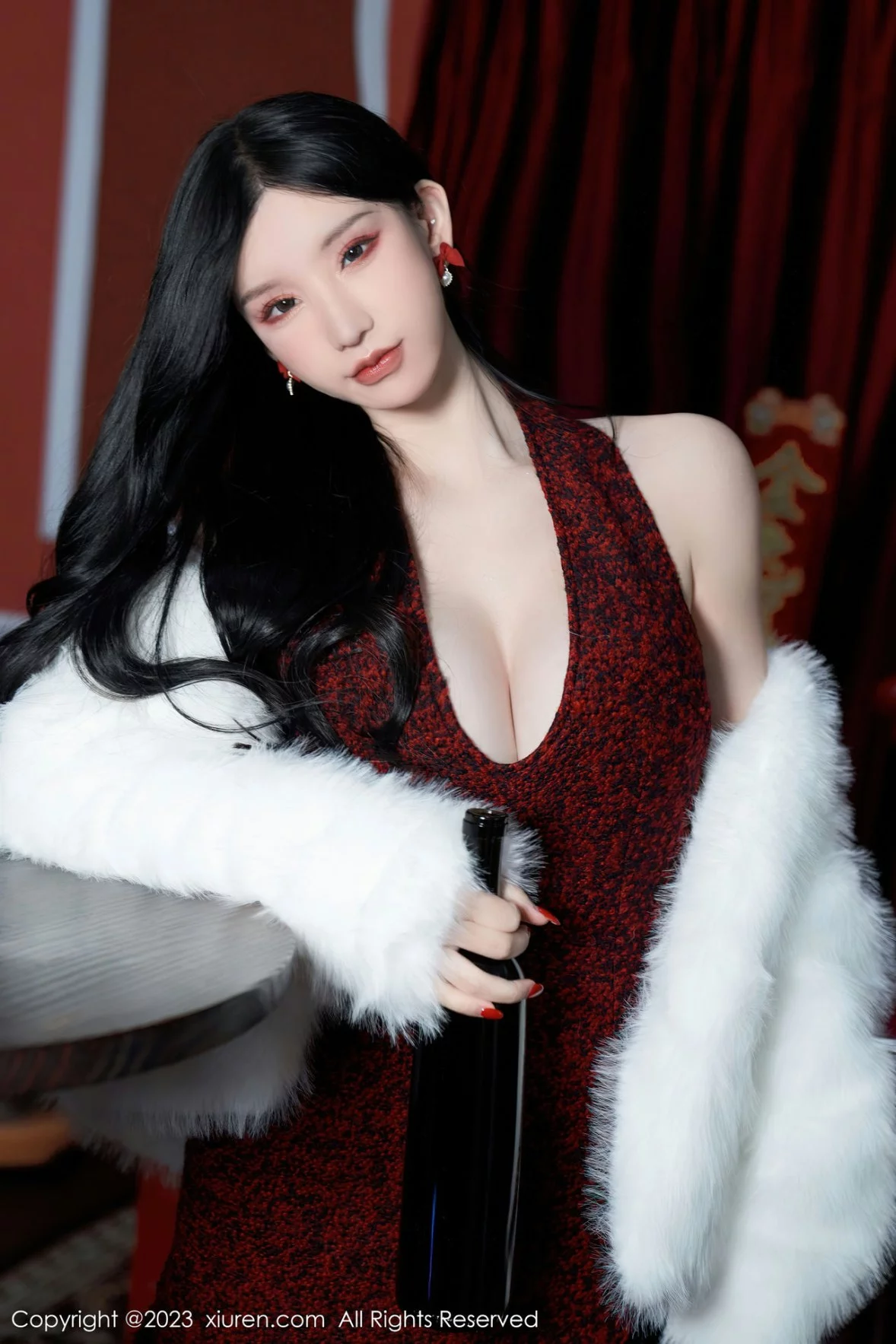 [[XiuRen秀人网]秀人网]No.6174_女神周于希Sally新春主题低胸服饰配超薄黑丝秀完美身材诱惑写真85P