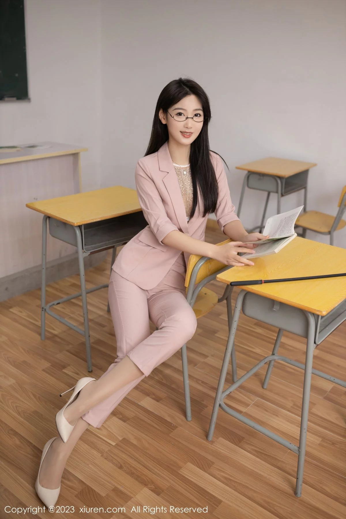 [[XiuRen秀人网]秀人网]No.6179_模特唐安琪教师角色扮演性感轻透内衣配开档肉丝迷人诱惑写真82P