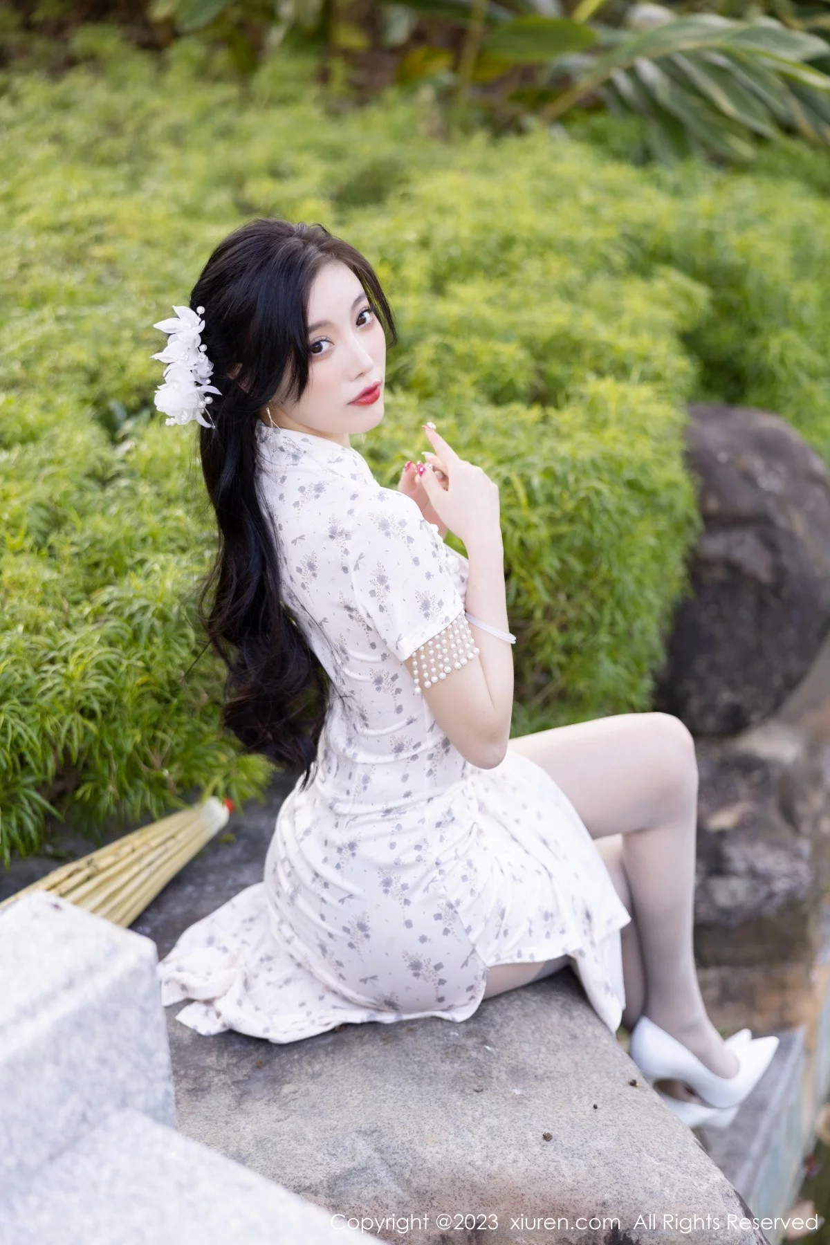 [[XiuRen秀人网]秀人网]No.6186_女神杨晨晨Yome白色带图案旗袍露性感灰色内衣完美诱惑写真86P