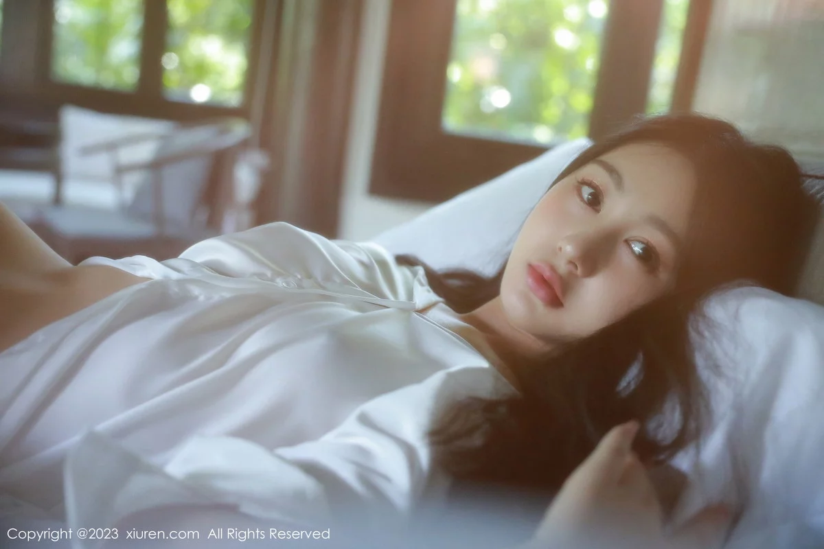 [[XiuRen秀人网]秀人网]No.6183_模特谢晚晚私房床上脱性感白T秀曼妙身姿美轮美奂迷人诱惑写真44P