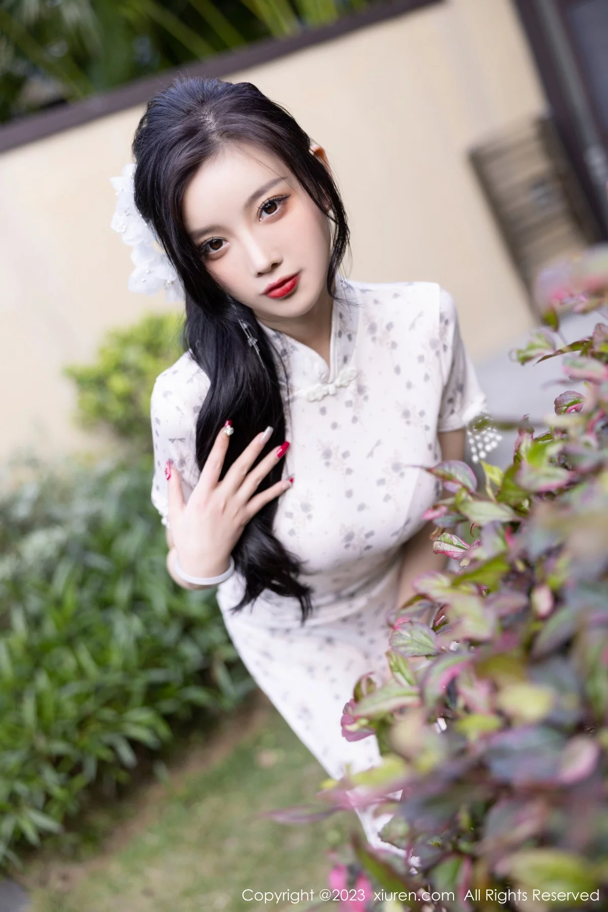 [[XiuRen秀人网]秀人网]No.6186_女神杨晨晨Yome白色带图案旗袍露性感灰色内衣完美诱惑写真86P