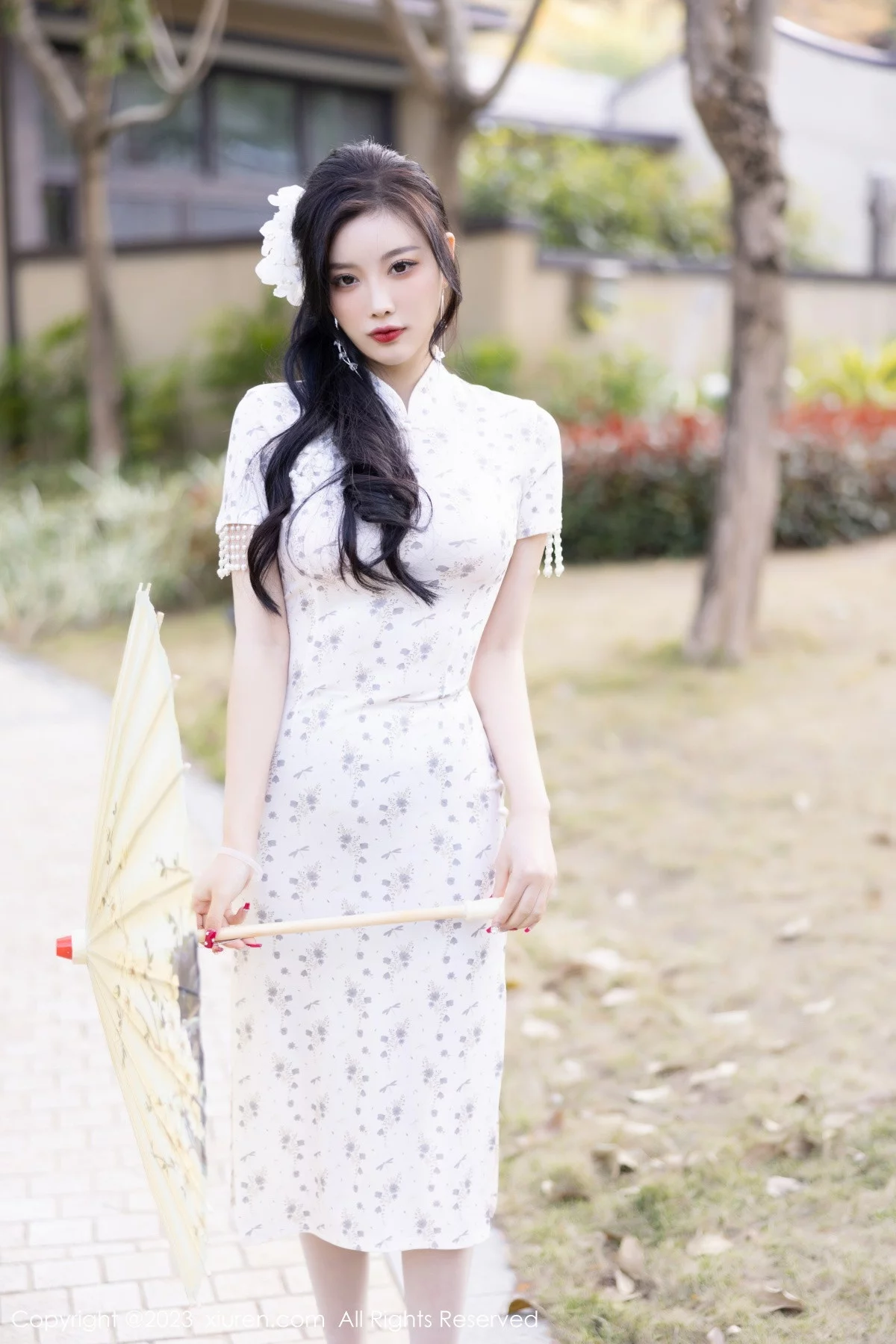 [[XiuRen秀人网]秀人网]No.6186_女神杨晨晨Yome白色带图案旗袍露性感灰色内衣完美诱惑写真86P