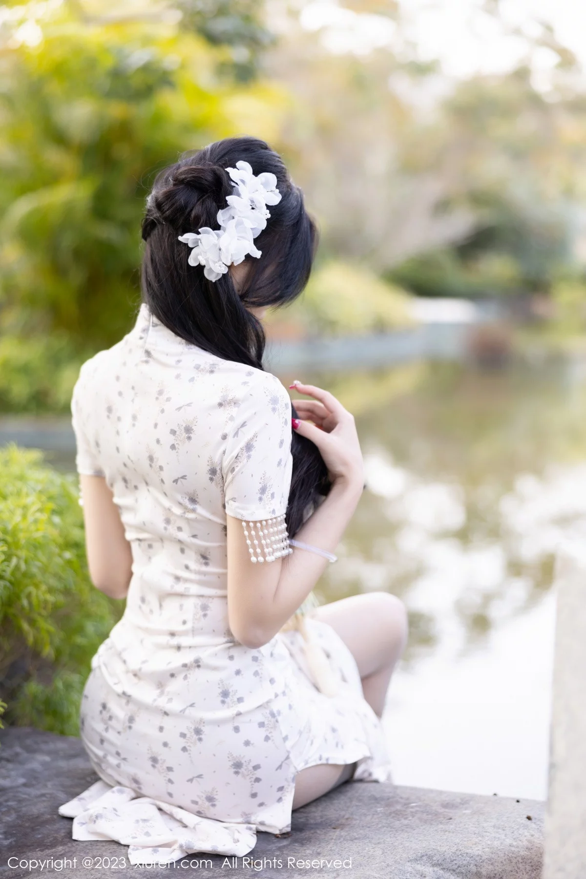 [[XiuRen秀人网]秀人网]No.6186_女神杨晨晨Yome白色带图案旗袍露性感灰色内衣完美诱惑写真86P