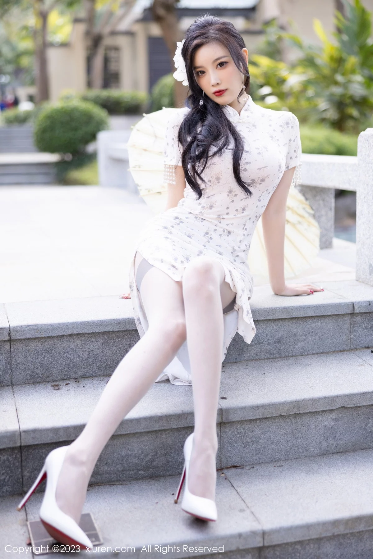 [[XiuRen秀人网]秀人网]No.6186_女神杨晨晨Yome白色带图案旗袍露性感灰色内衣完美诱惑写真86P