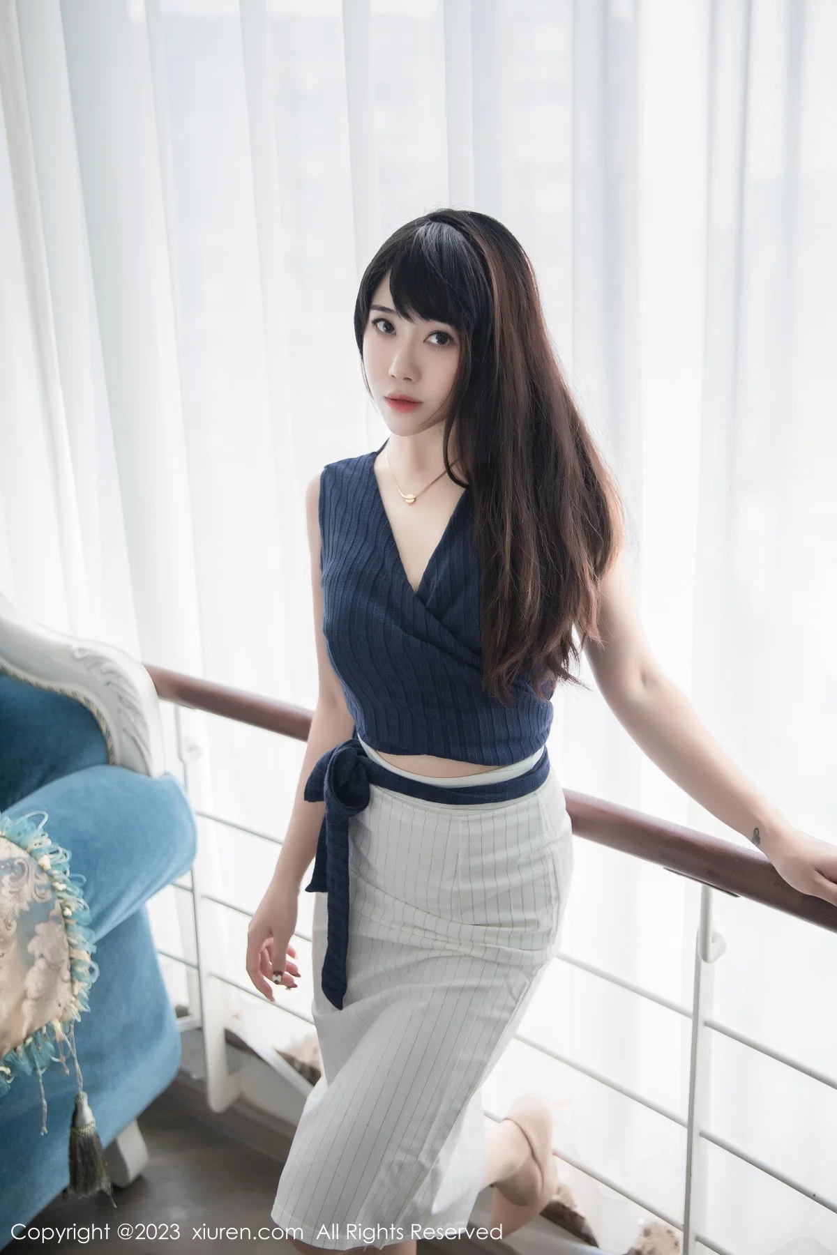 [[XiuRen秀人网]秀人网]No.6272_模特严利娅Yuliya蓝色上衣配白短裙露蓝色内衣超薄肉丝诱惑写真63P