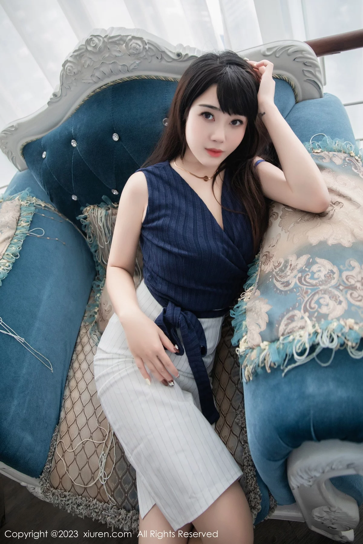 [[XiuRen秀人网]秀人网]No.6272_模特严利娅Yuliya蓝色上衣配白短裙露蓝色内衣超薄肉丝诱惑写真63P