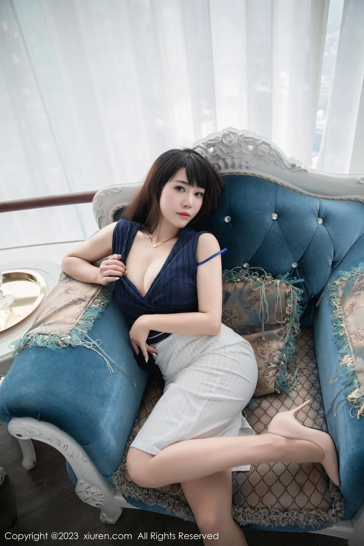 [[XiuRen秀人网]秀人网]No.6272_模特严利娅Yuliya蓝色上衣配白短裙露蓝色内衣超薄肉丝诱惑写真63P