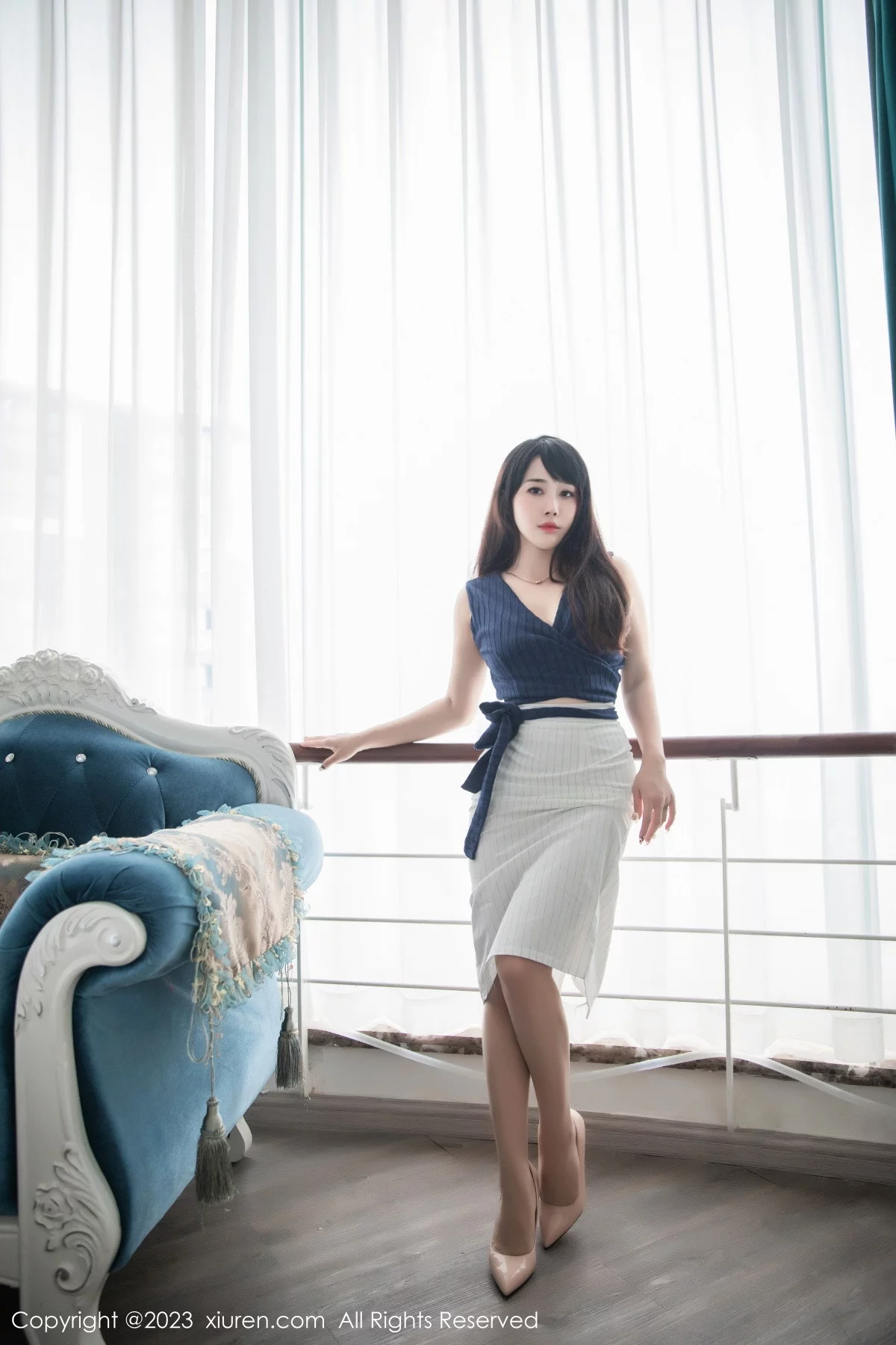 [[XiuRen秀人网]秀人网]No.6272_模特严利娅Yuliya蓝色上衣配白短裙露蓝色内衣超薄肉丝诱惑写真63P
