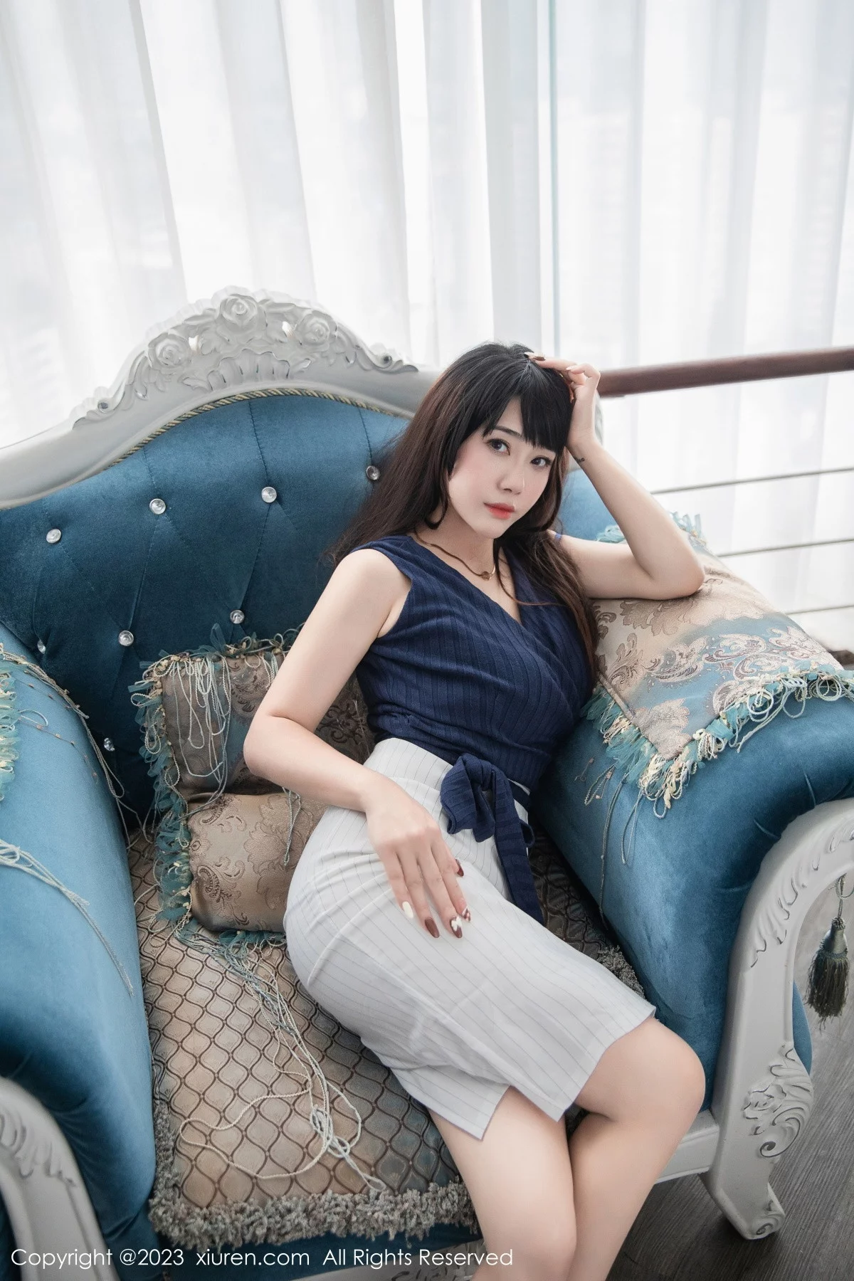 [[XiuRen秀人网]秀人网]No.6272_模特严利娅Yuliya蓝色上衣配白短裙露蓝色内衣超薄肉丝诱惑写真63P