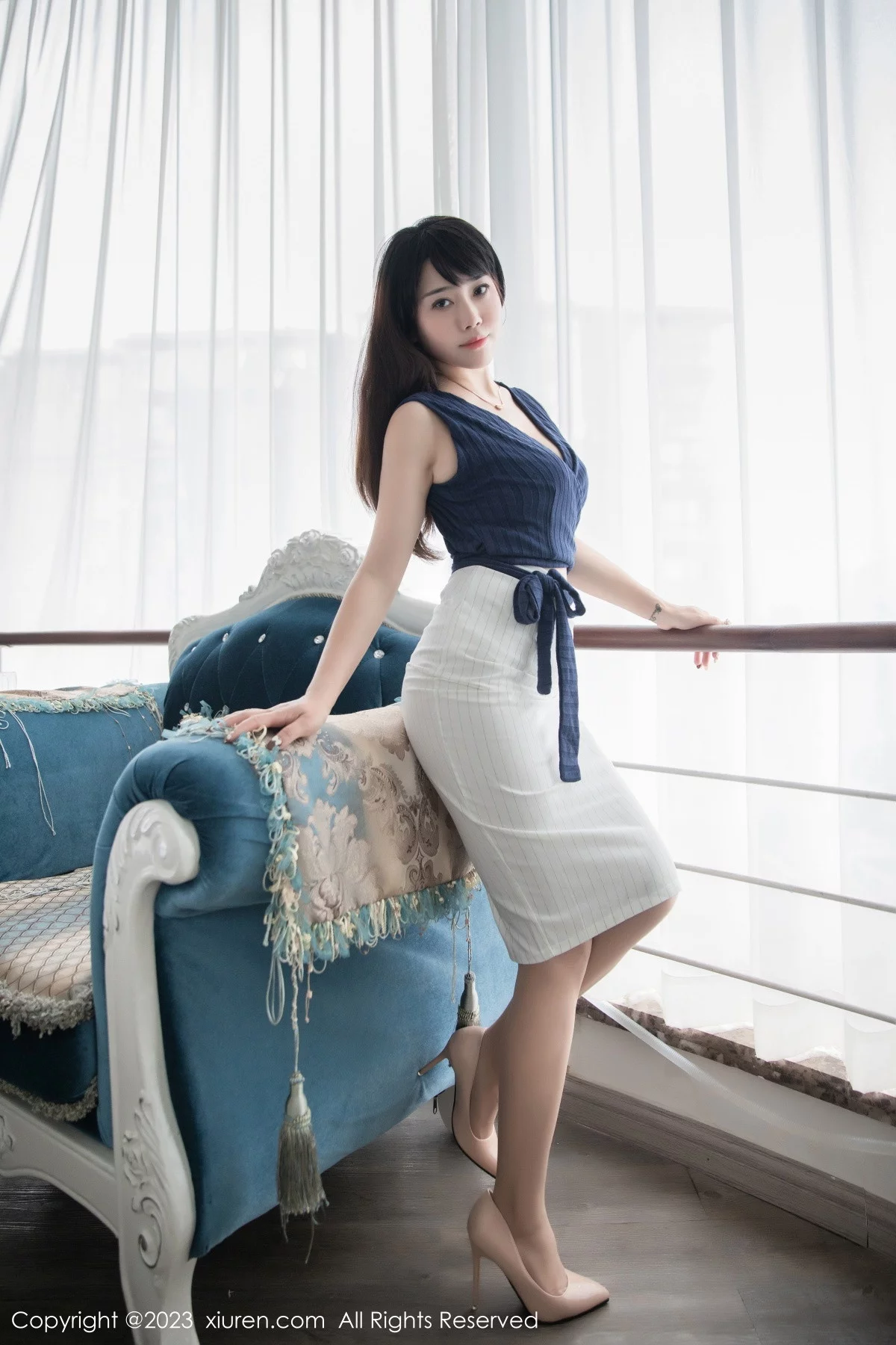 [[XiuRen秀人网]秀人网]No.6272_模特严利娅Yuliya蓝色上衣配白短裙露蓝色内衣超薄肉丝诱惑写真63P