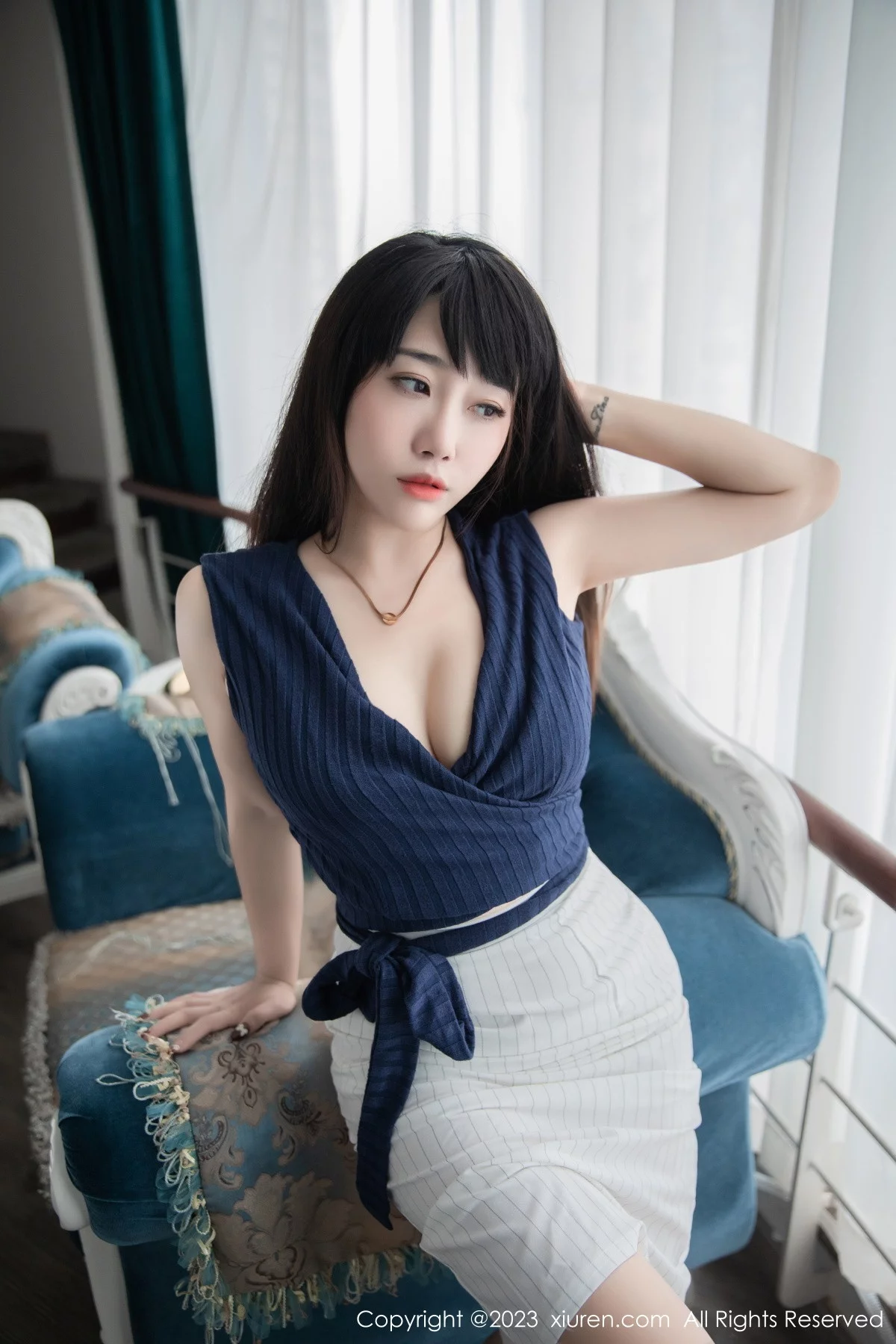 [[XiuRen秀人网]秀人网]No.6272_模特严利娅Yuliya蓝色上衣配白短裙露蓝色内衣超薄肉丝诱惑写真63P