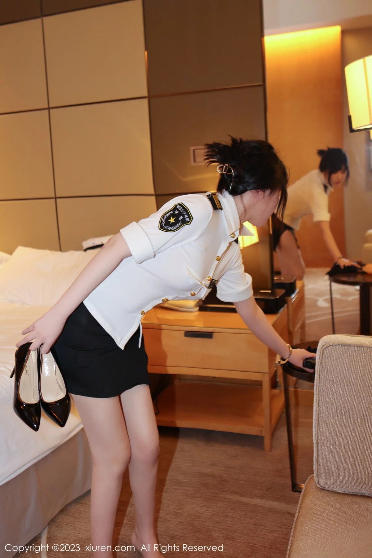 [[XiuRen秀人网]秀人网]No.6328_模特桃桃子情趣警察制服露淡黄色蕾丝内衣秀曼妙身姿诱惑写真92P