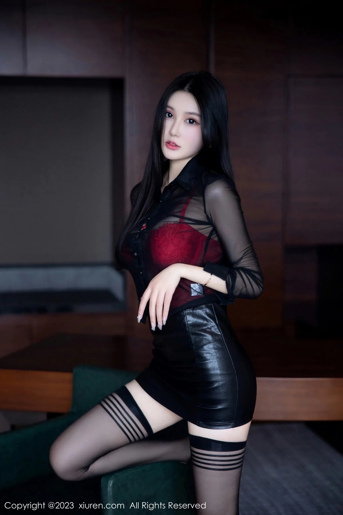 [[XiuRen秀人网]秀人网]No.6332_新人模特桐桐脱黑色轻透薄纱露性感红色蕾丝内衣迷人诱惑写真84P