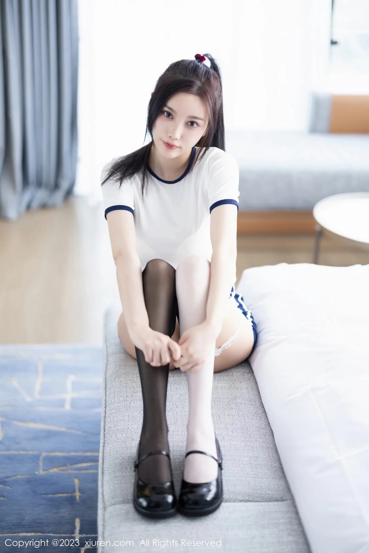 [[XiuRen秀人网]秀人网]No.6337_女神杨晨晨Yome白色收身衣配蓝色短裤秀丰腴身材完美诱惑写真86P