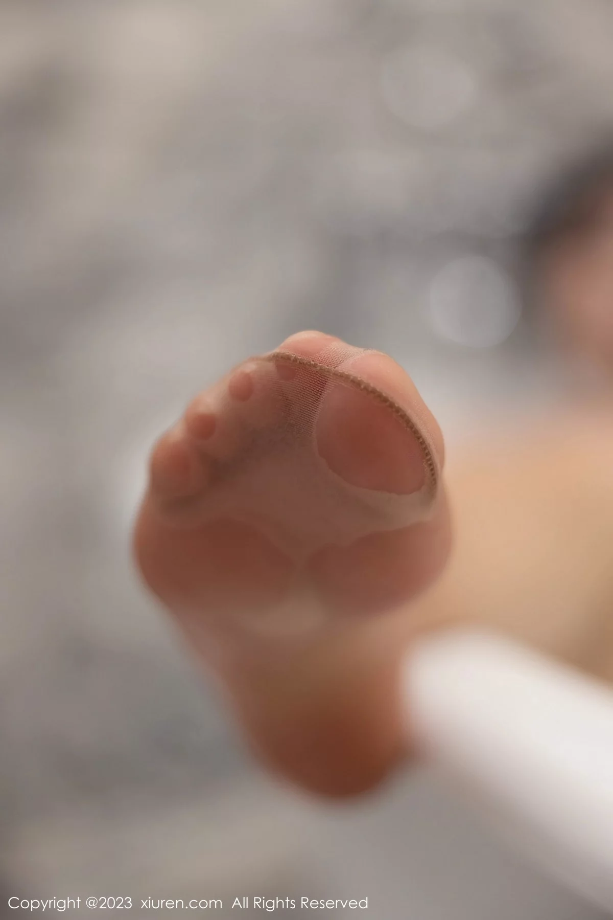 [[XiuRen秀人网]秀人网]No.6335_模特媛媛酱belle脱西服上衣露黑色连衣短裙开档肉丝撩人诱惑写真99P