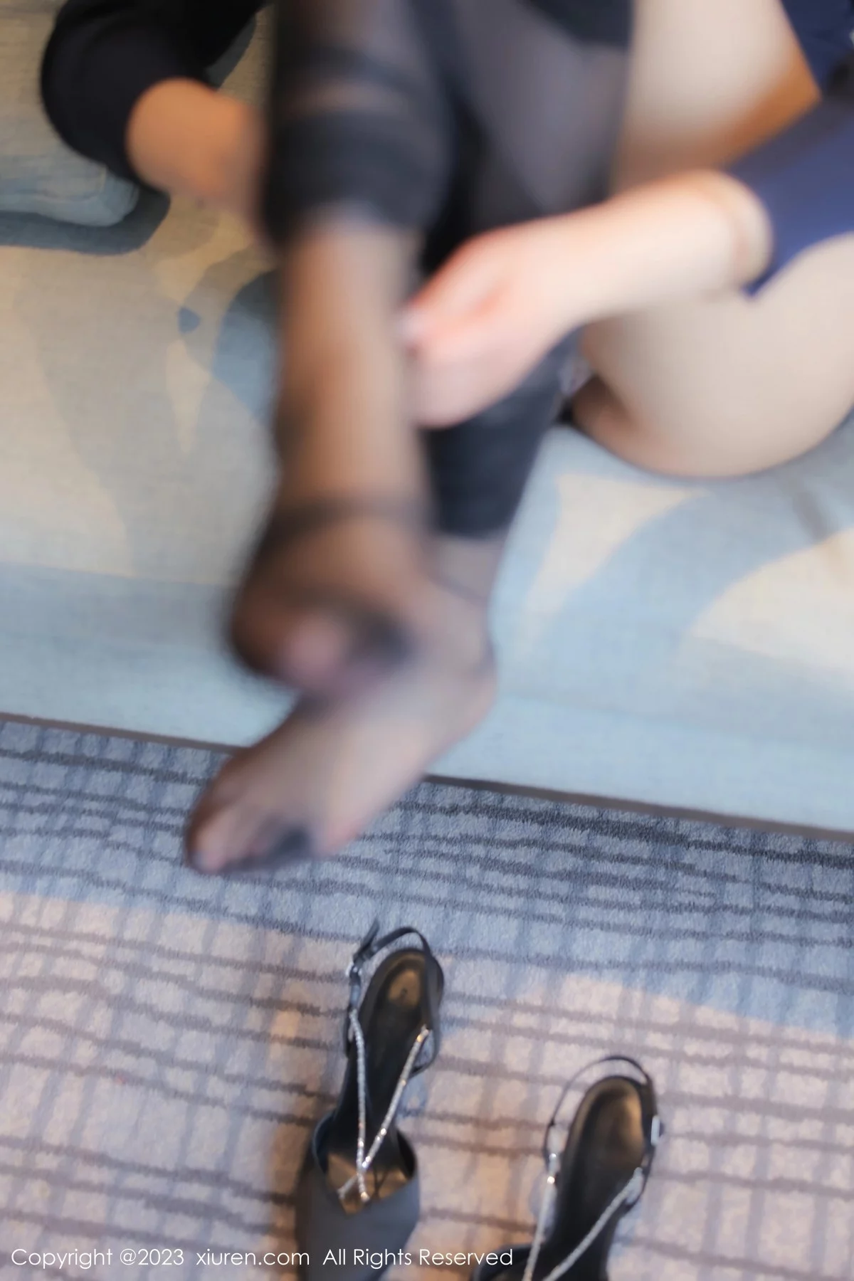 [[XiuRen秀人网]秀人网]No.6332_新人模特桐桐脱黑色轻透薄纱露性感红色蕾丝内衣迷人诱惑写真84P