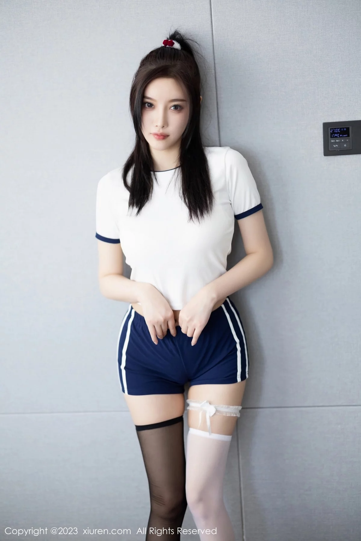 [[XiuRen秀人网]秀人网]No.6337_女神杨晨晨Yome白色收身衣配蓝色短裤秀丰腴身材完美诱惑写真86P