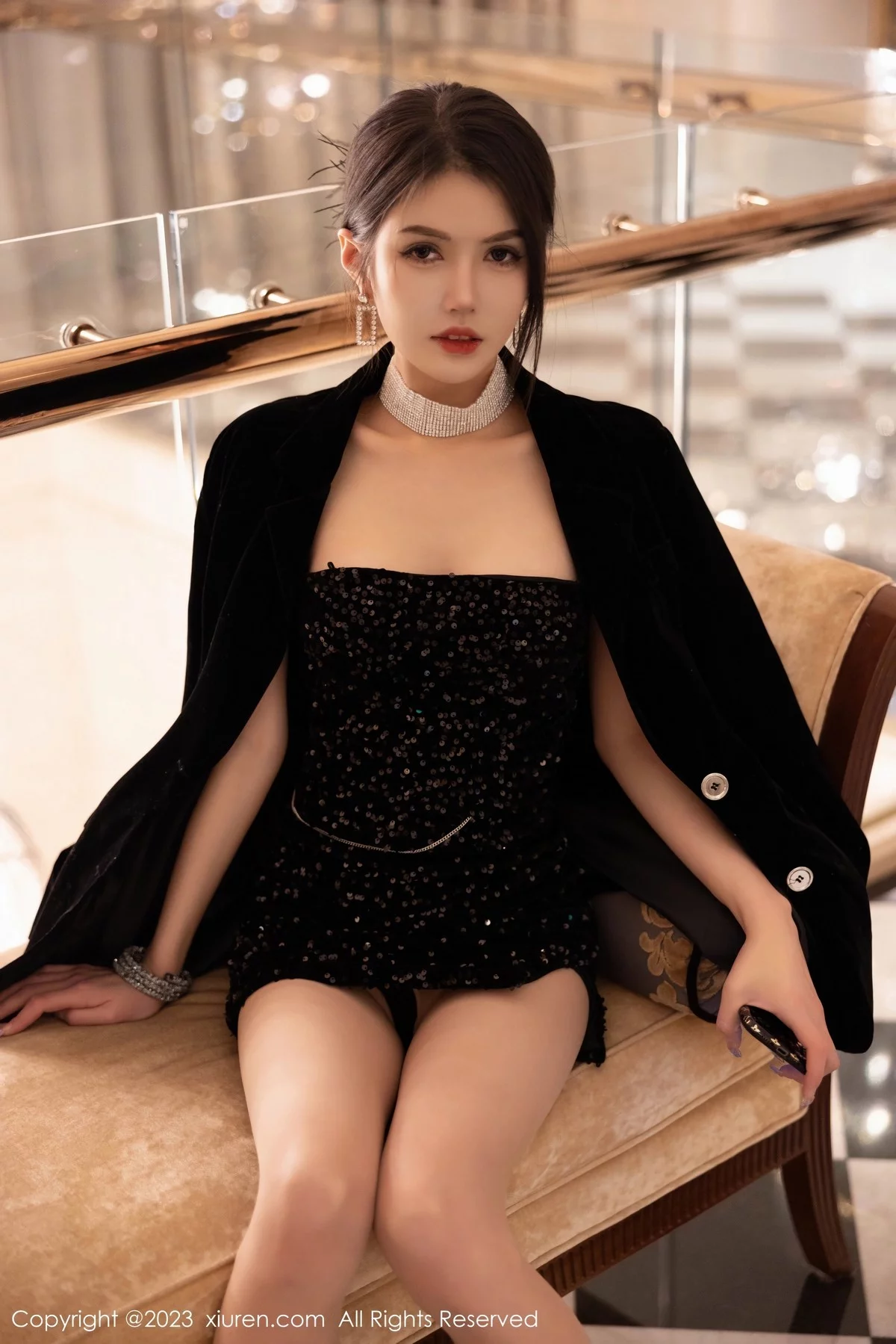 [[XiuRen秀人网]秀人网]No.6335_模特媛媛酱belle脱西服上衣露黑色连衣短裙开档肉丝撩人诱惑写真99P