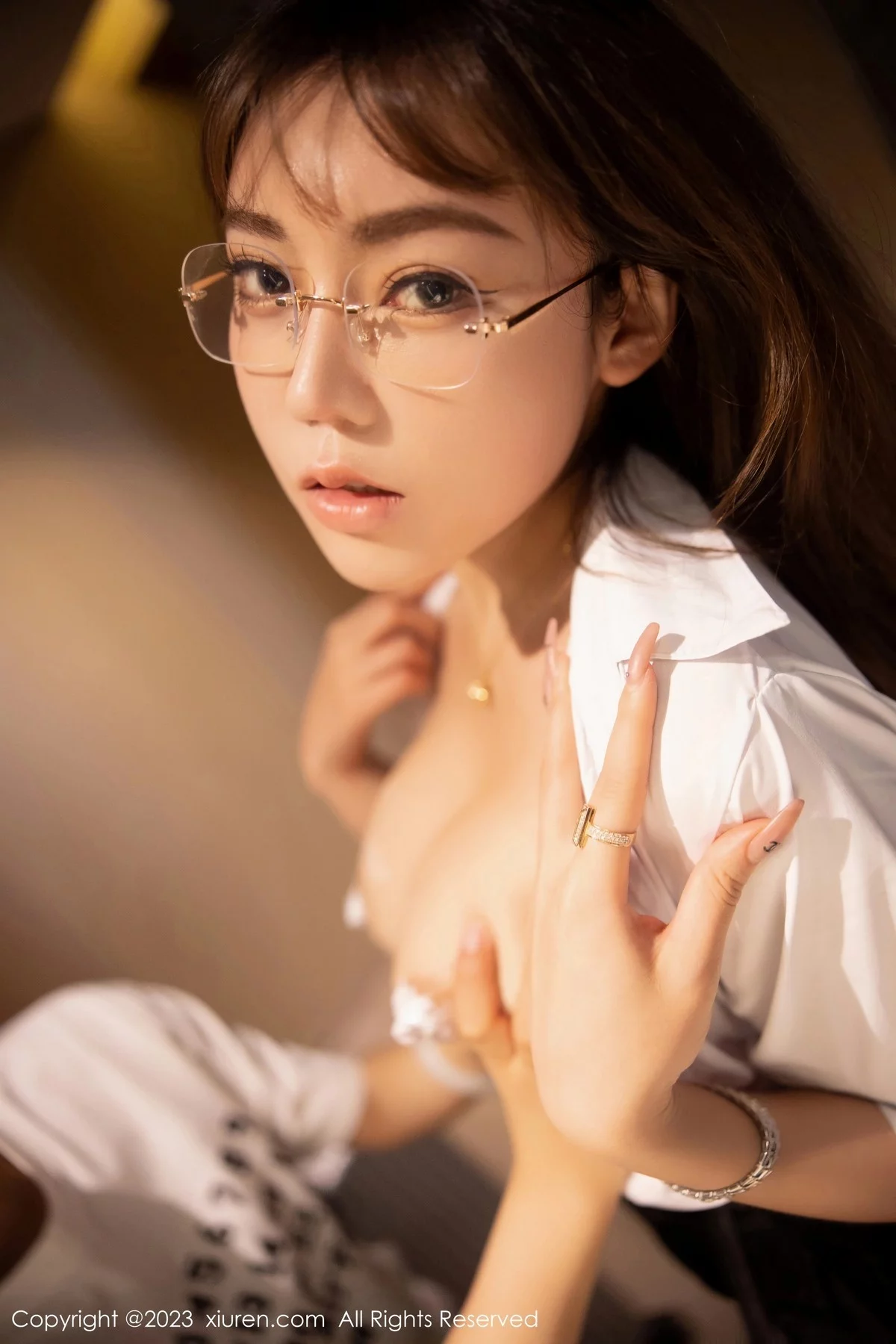 [[XiuRen秀人网]秀人网]No.6334_模特萌汉药baby性感白T配黑短裙露破烂黑丝秀翘臀美腿诱惑写真80P