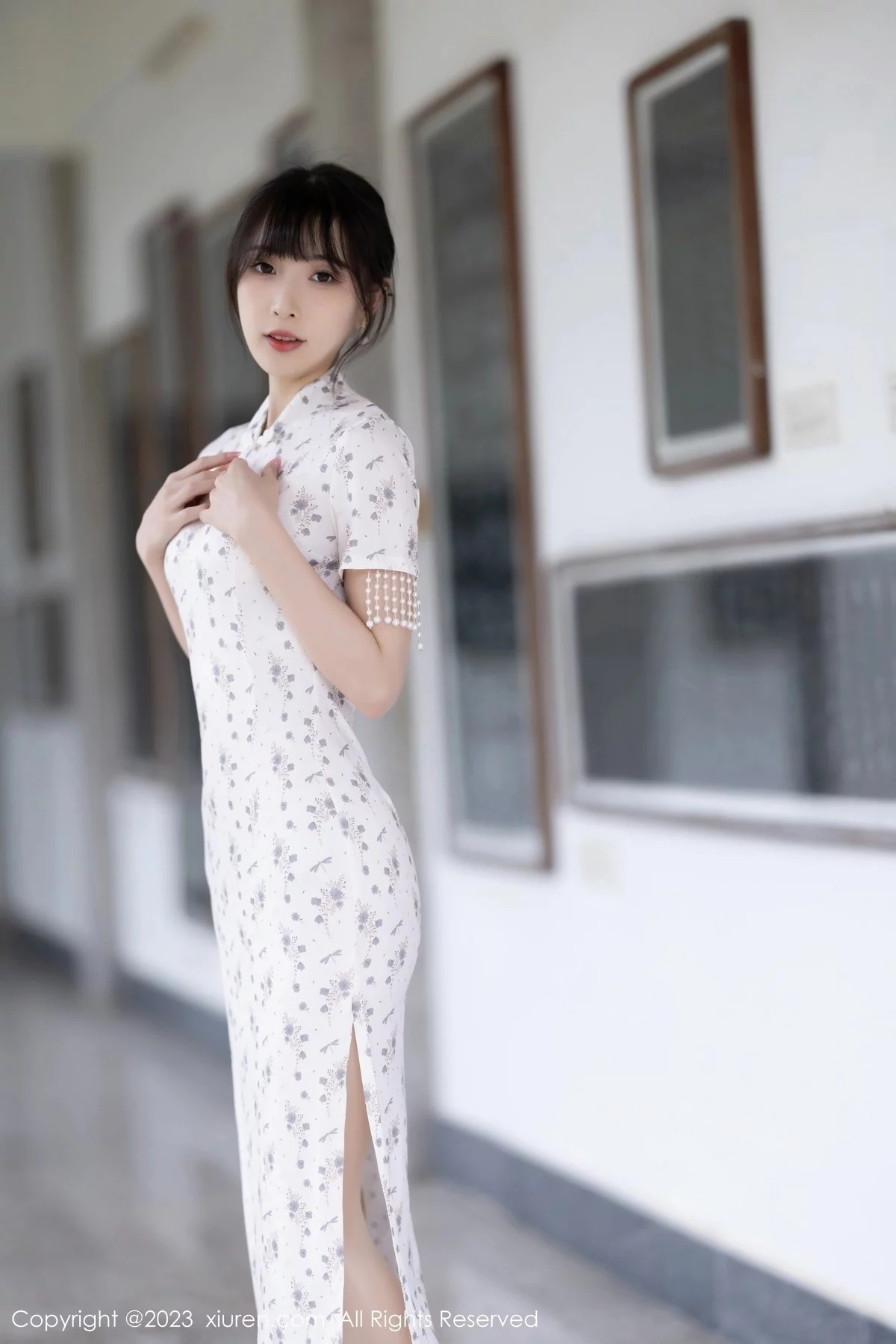 [[XiuRen秀人网]秀人网]No.6346_模特林星阑海南旅拍性感浅色短款旗袍露浅粉色蕾丝内衣迷人写真85P